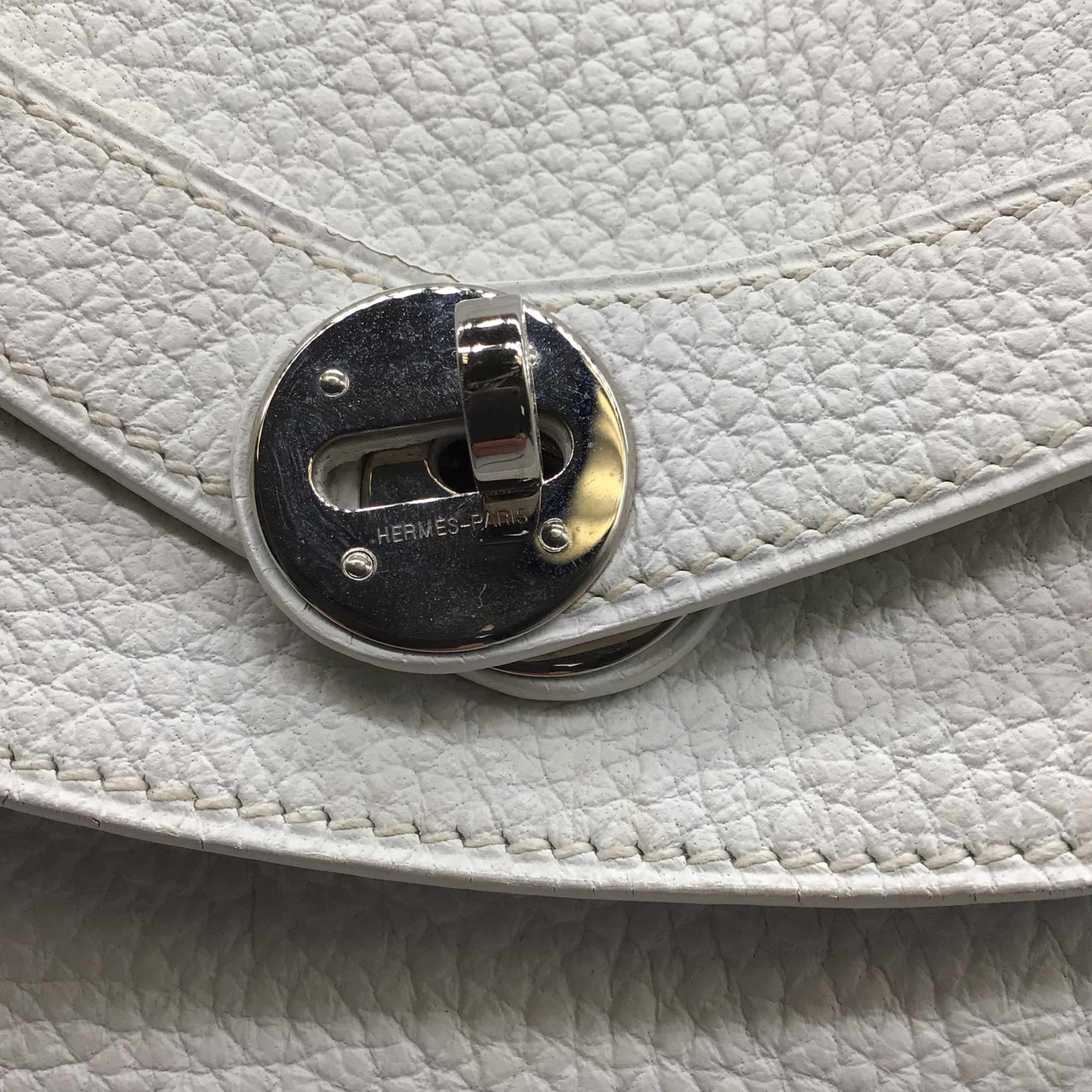 Hermes White 2007 Togo Leather Lindy Handbag