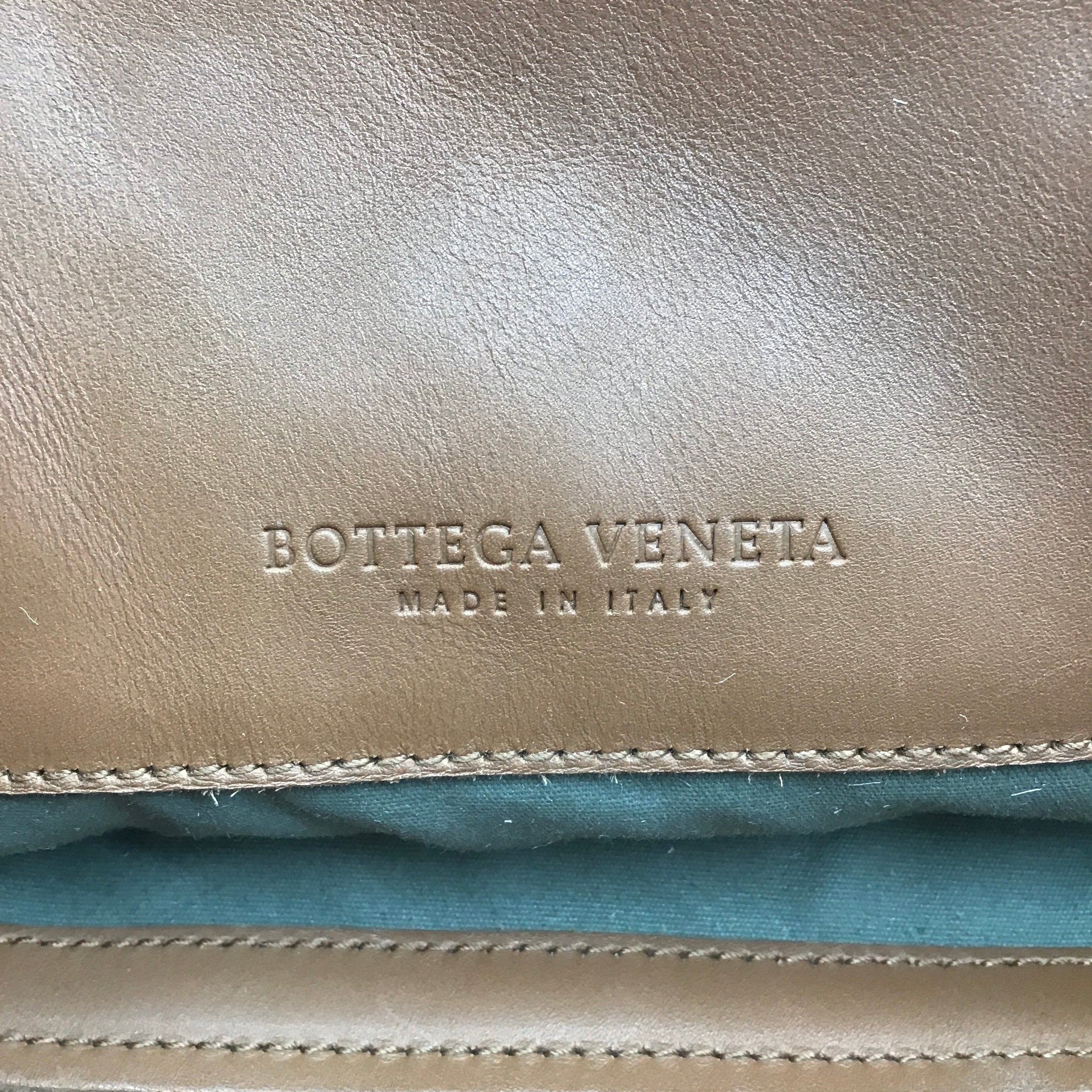 Bottega Veneta Messenger Intrecciato Flat Brown Leather Cross Body Bag