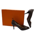 Load image into Gallery viewer, Hermès Taupe Leather Pumps
