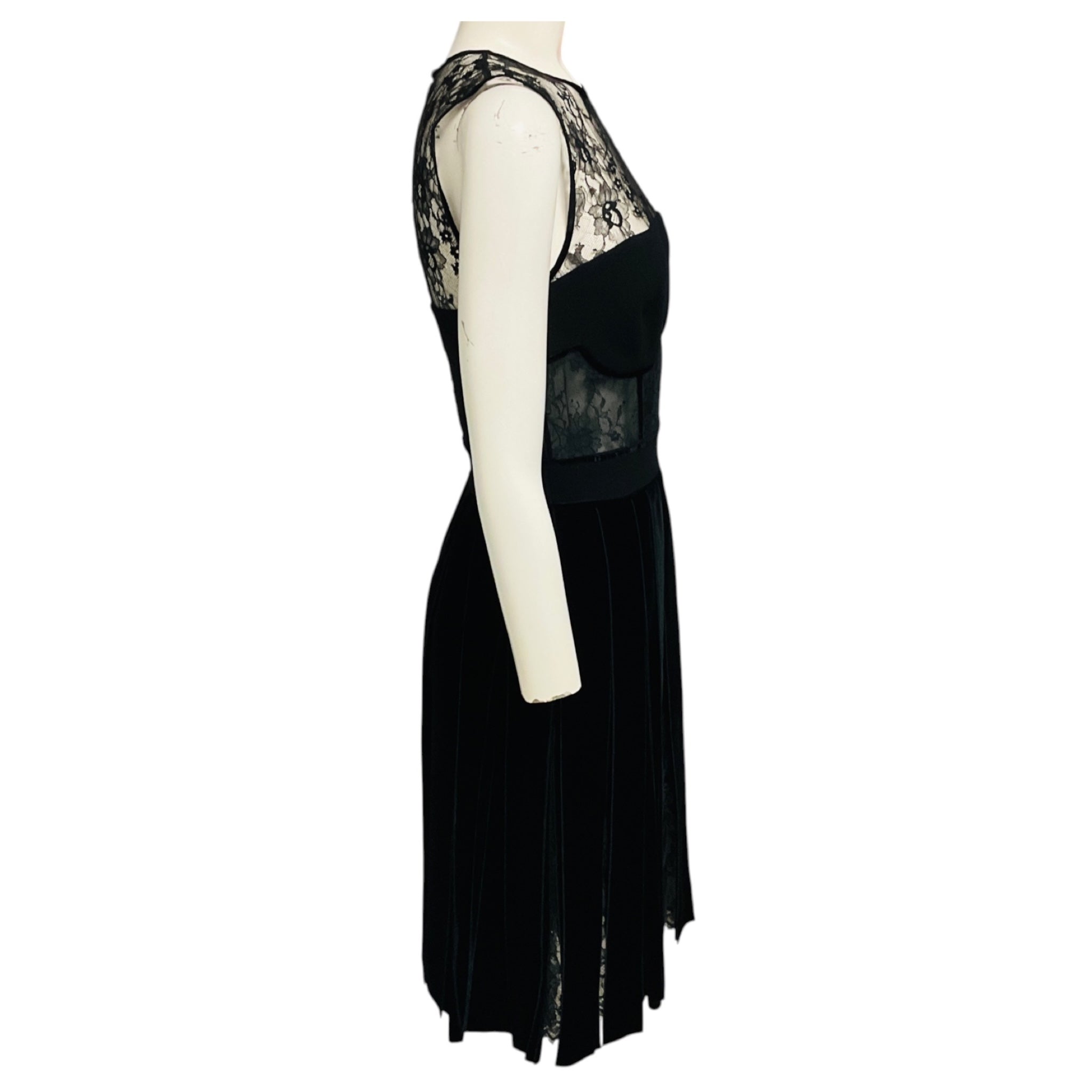 Oscar de la Renta  Black Lace and Velvet Ribbon Skirt Cocktail Dress