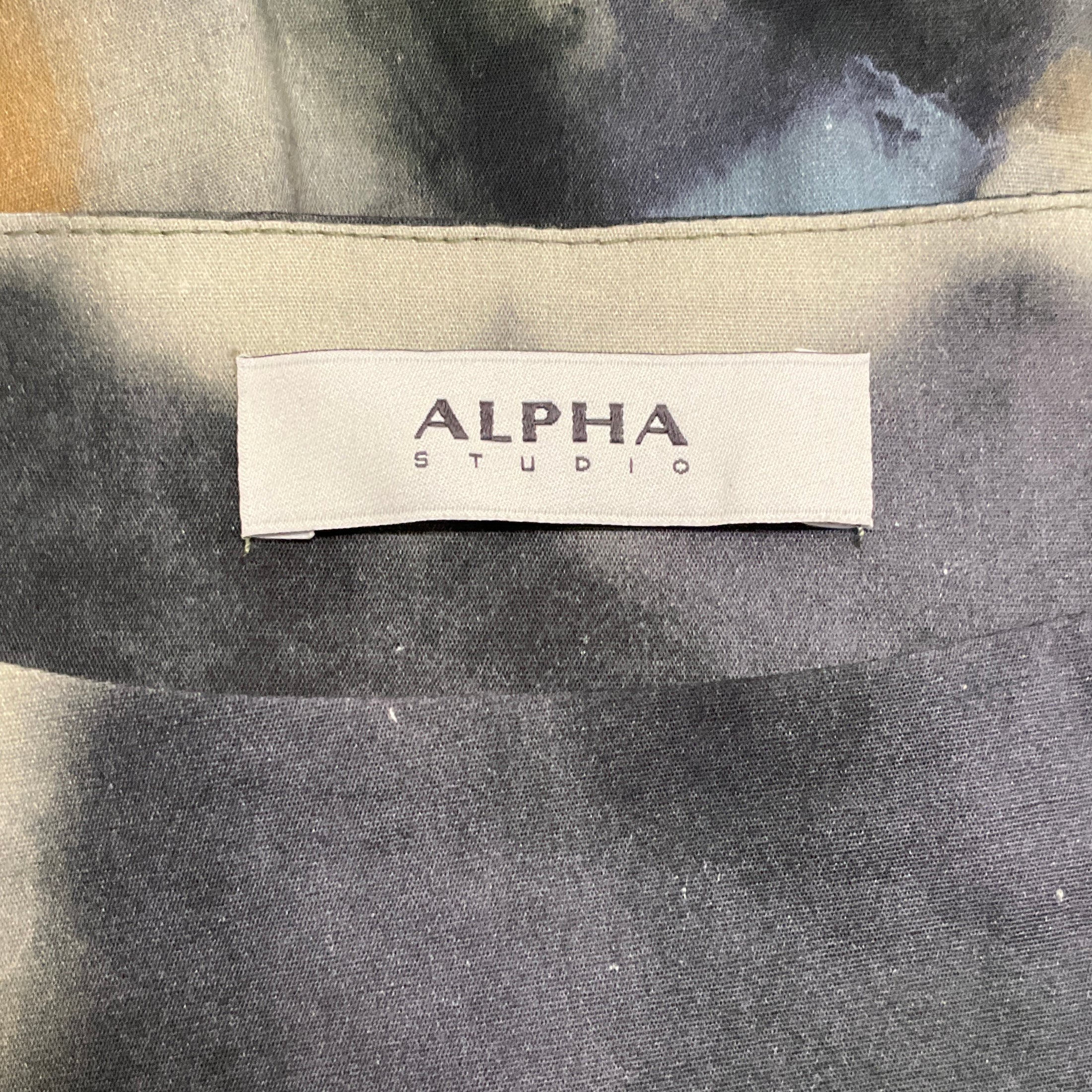 Alpha Studio Green Watercolor Flutter Sleeve Dress