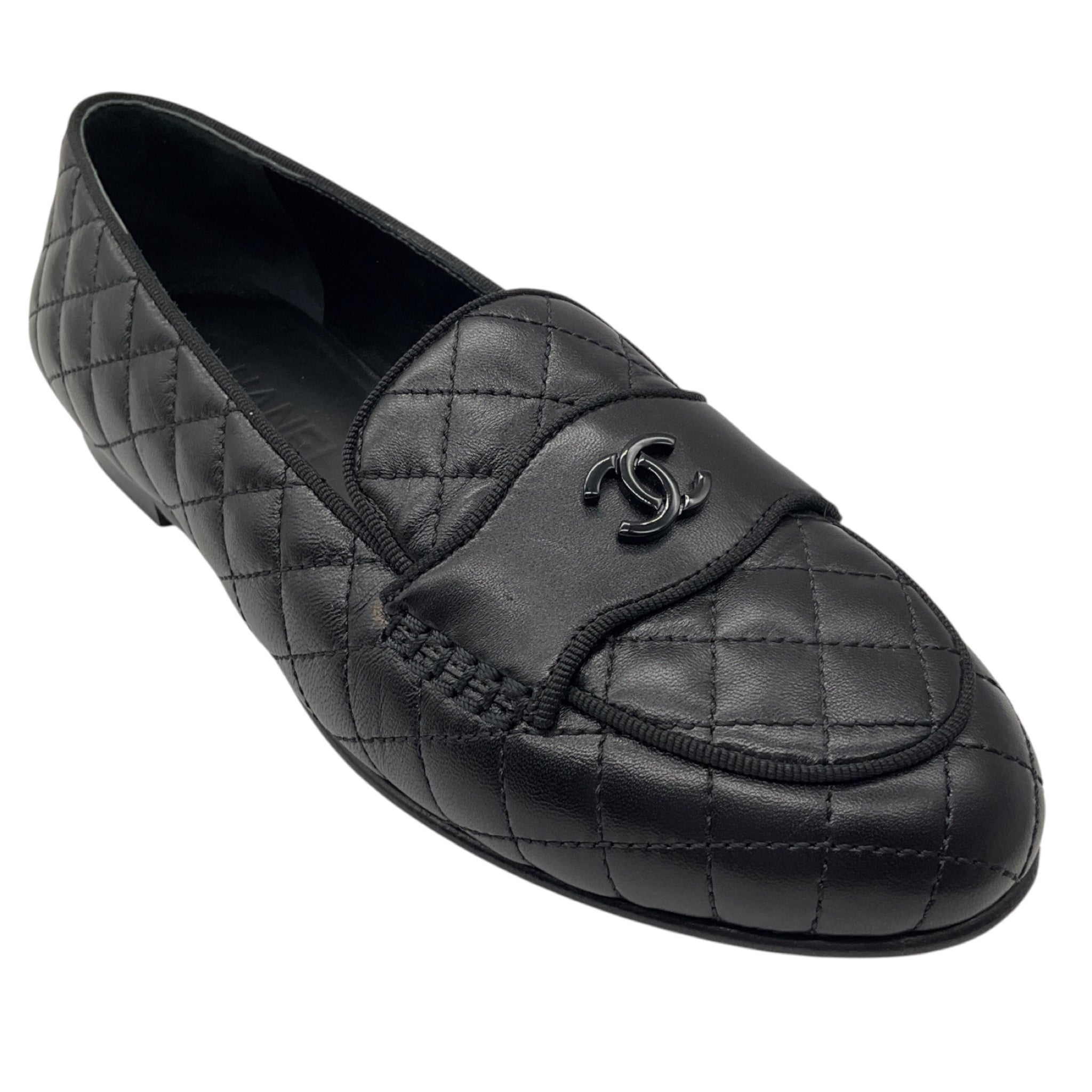 Chanel Black 2018 CC Logo Quilted Matelasse Lambskin Leather Loafers / Flats