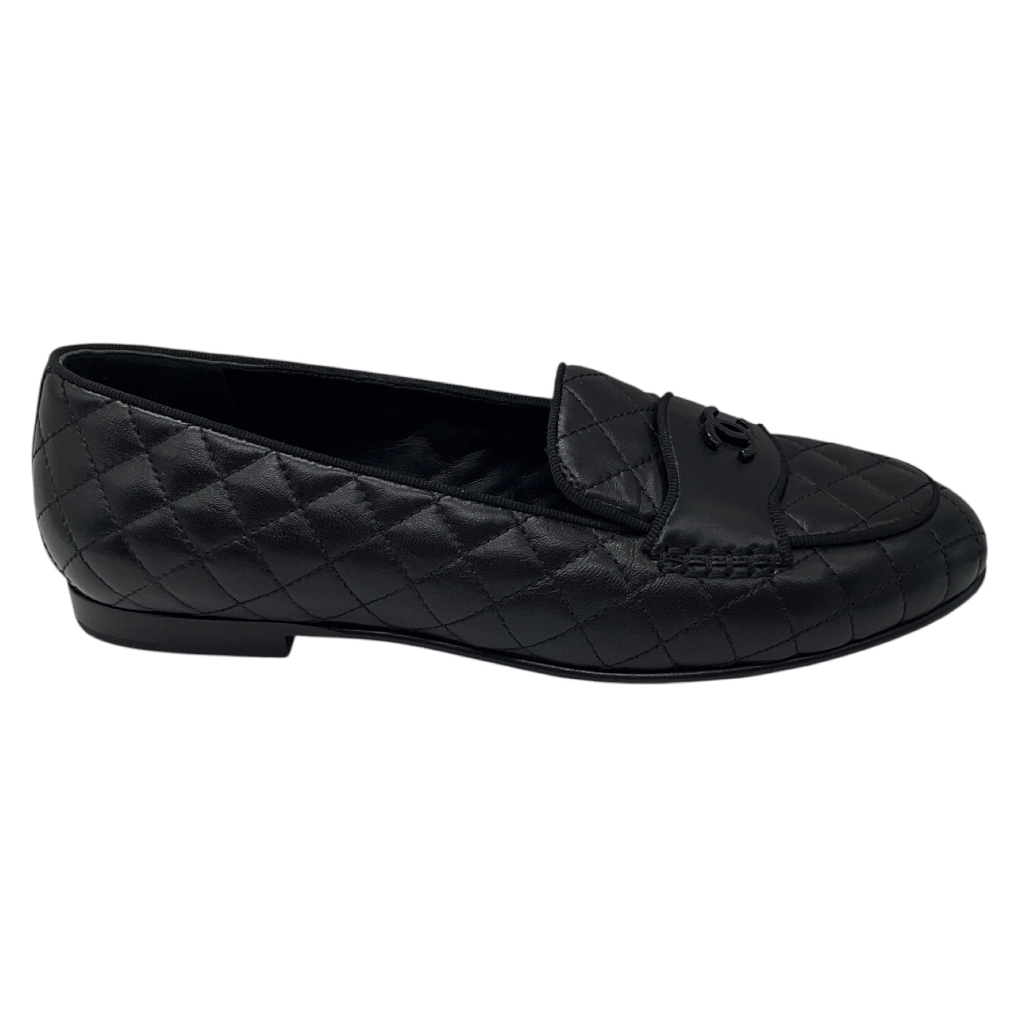 Chanel Black 2018 CC Logo Quilted Matelasse Lambskin Leather Loafers / Flats