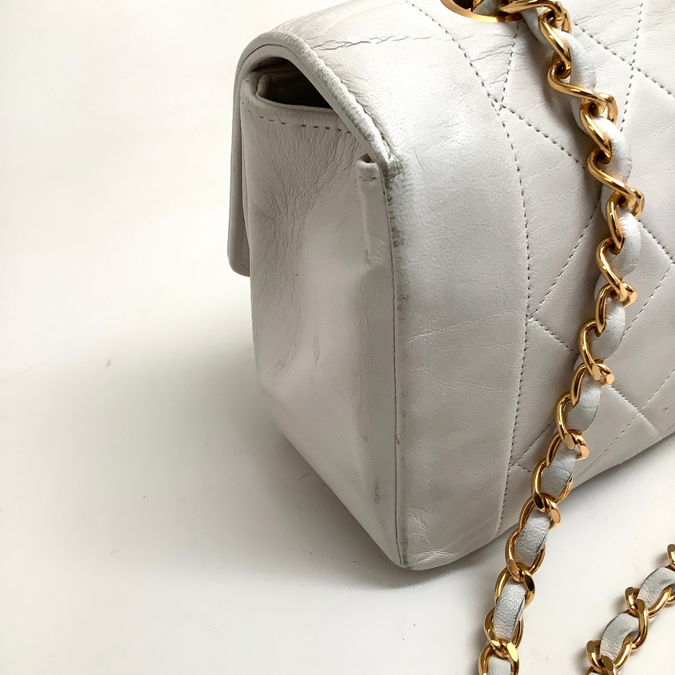 Chanel Vintage 1989-1991 White Leather Diana Shoulder Bag