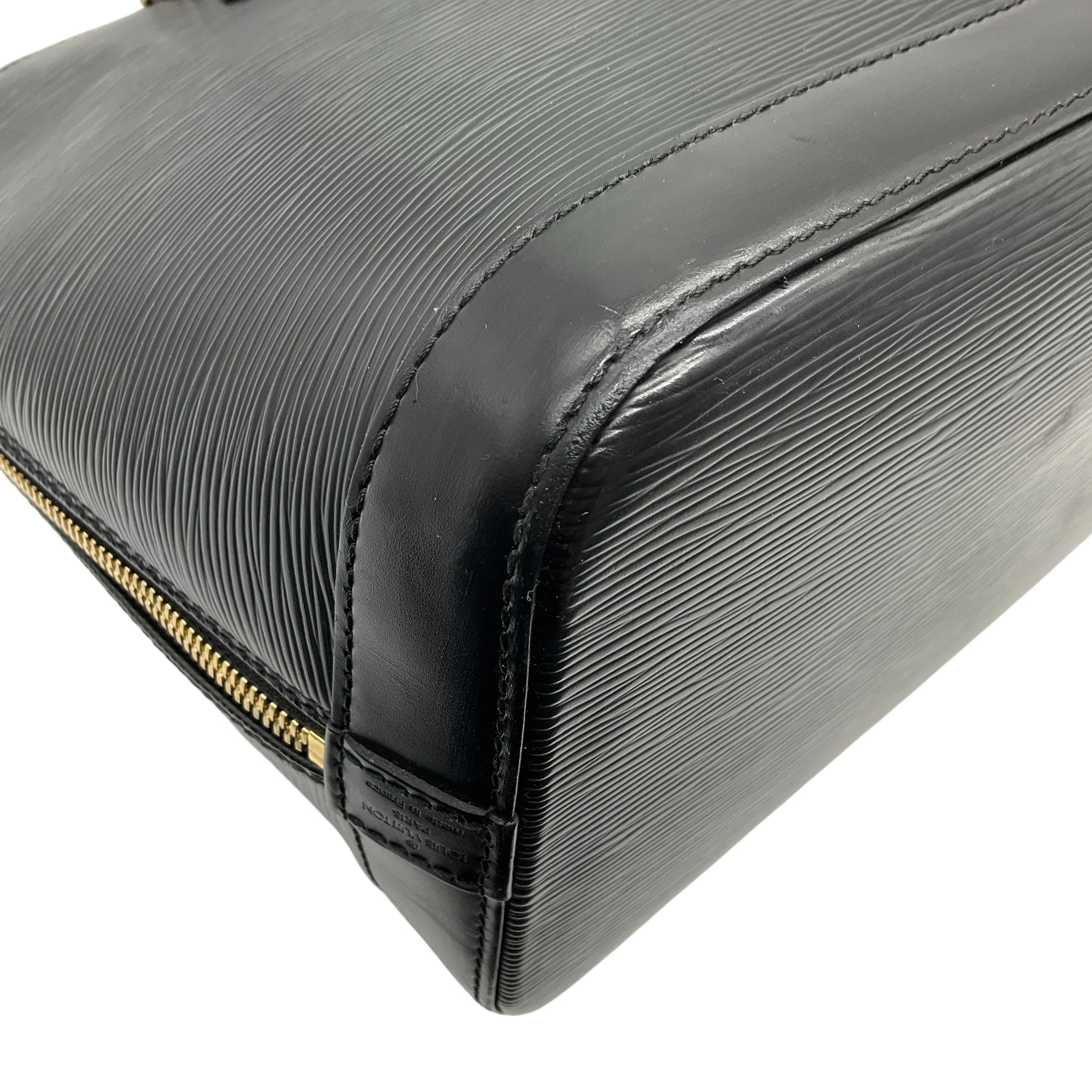 Louis Vuitton 2005 Black Epi Leather Alma PM