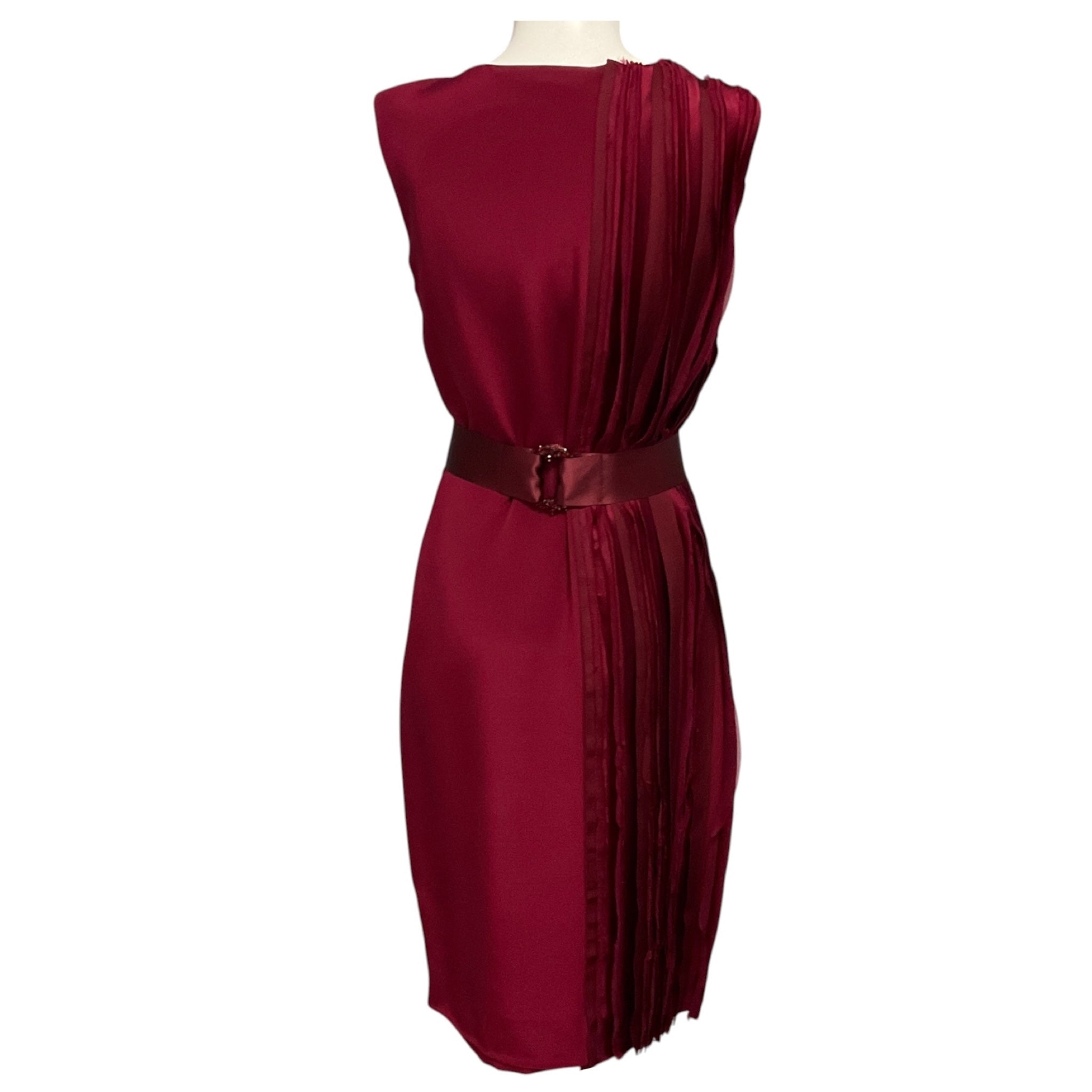 Oscar de la Renta Garnet Red Pleated Sleeveless Silk Midi Cocktail Dress with Belt