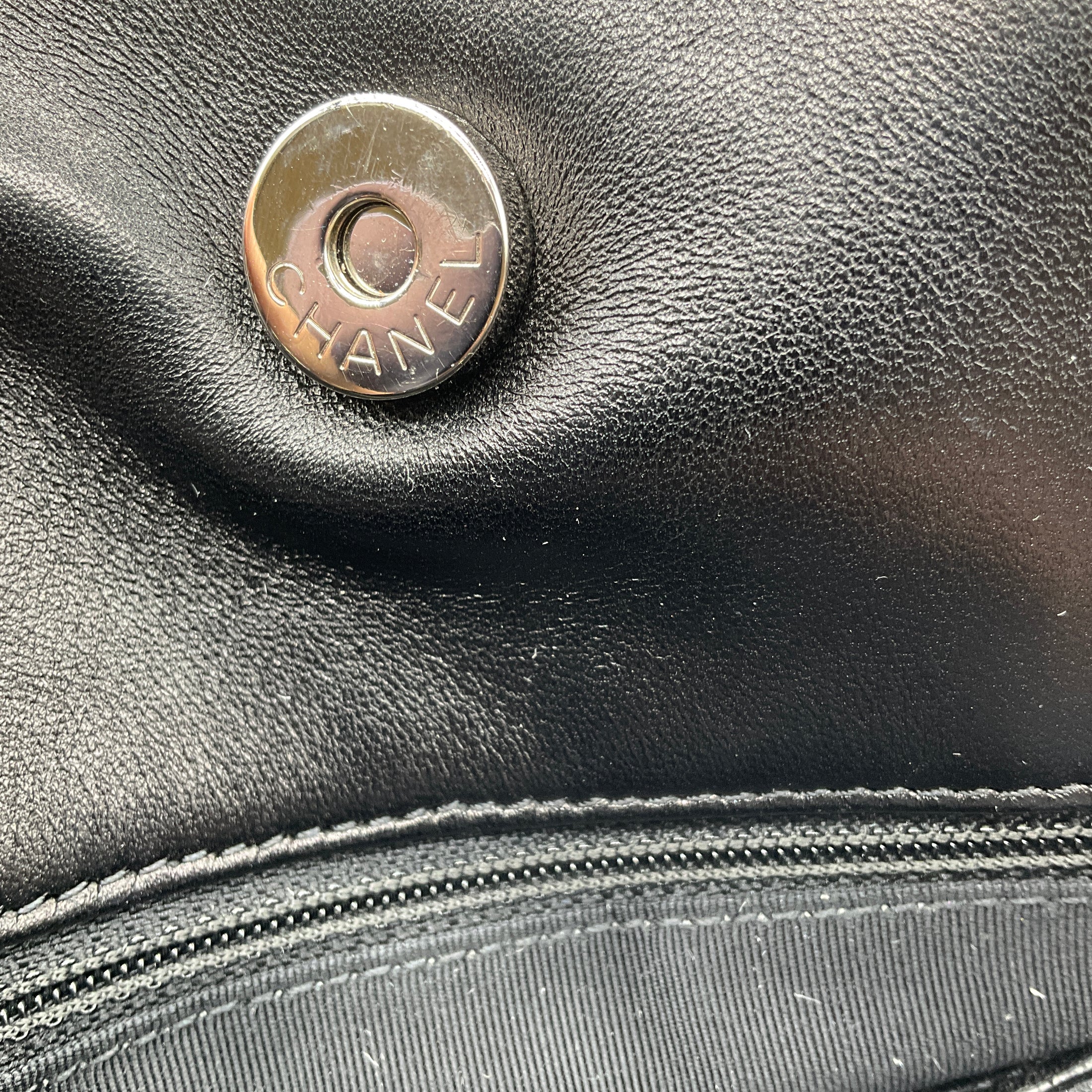 Chanel Black / Beige / White Woven Patent Leather Chain Strap Handbag