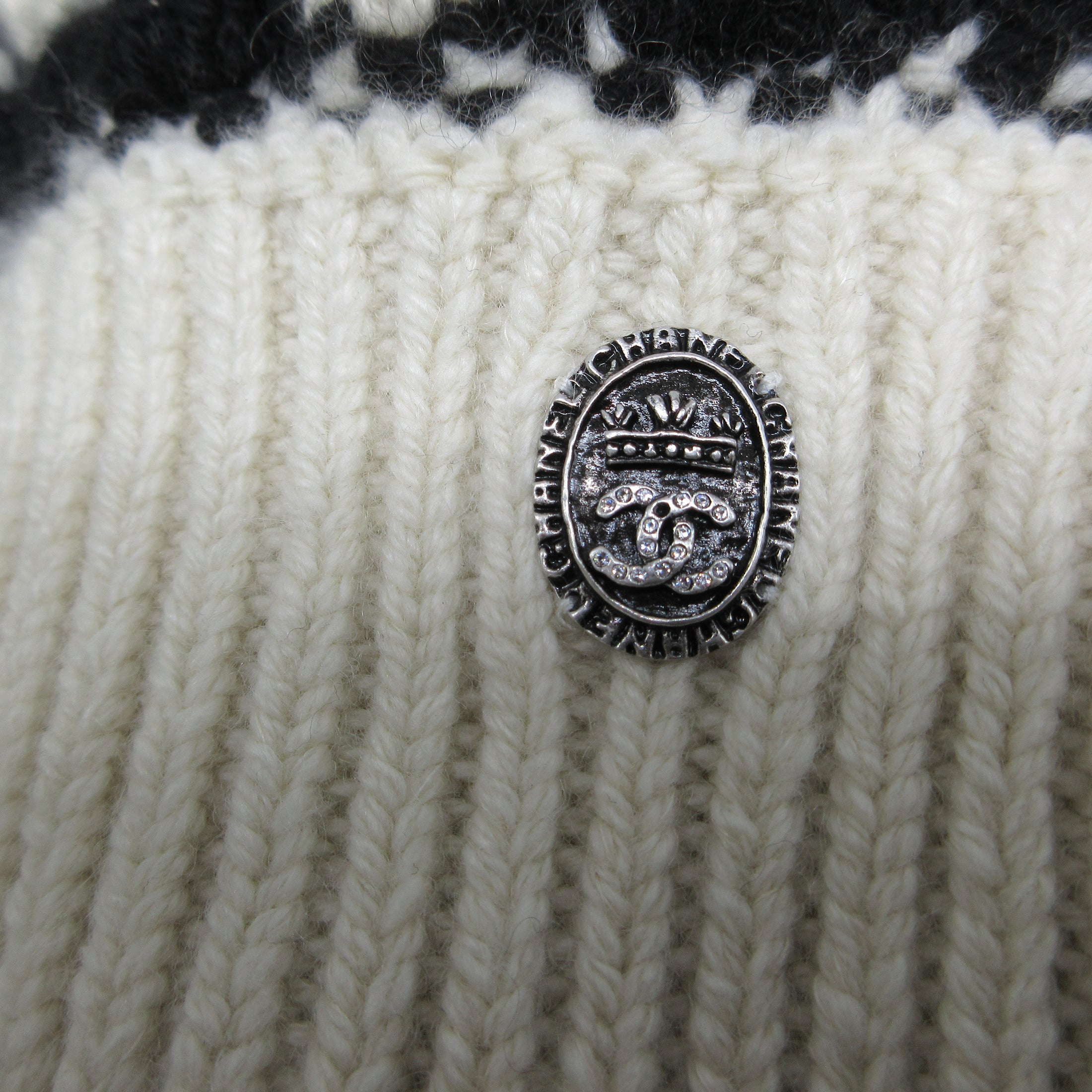 Chanel Ivory / Black Cashmere and Silk Diamond Knit Sweater