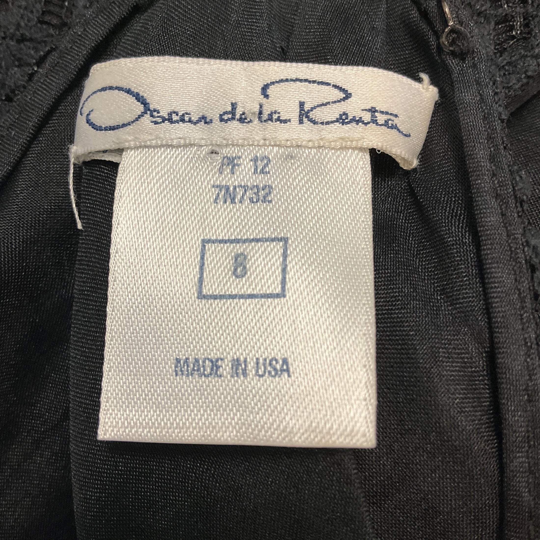 Oscar de la Renta Black Sleeveless Lace Blouse