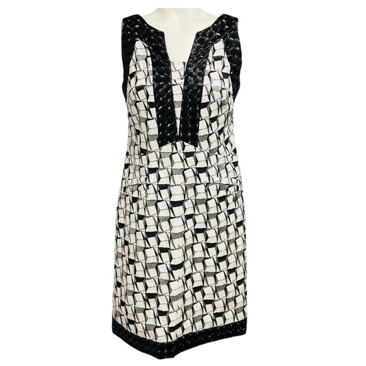 Chanel Black / White Paris-Dubai Cruise Resort 2015 Sleeveless Geometric Jacquard Dress