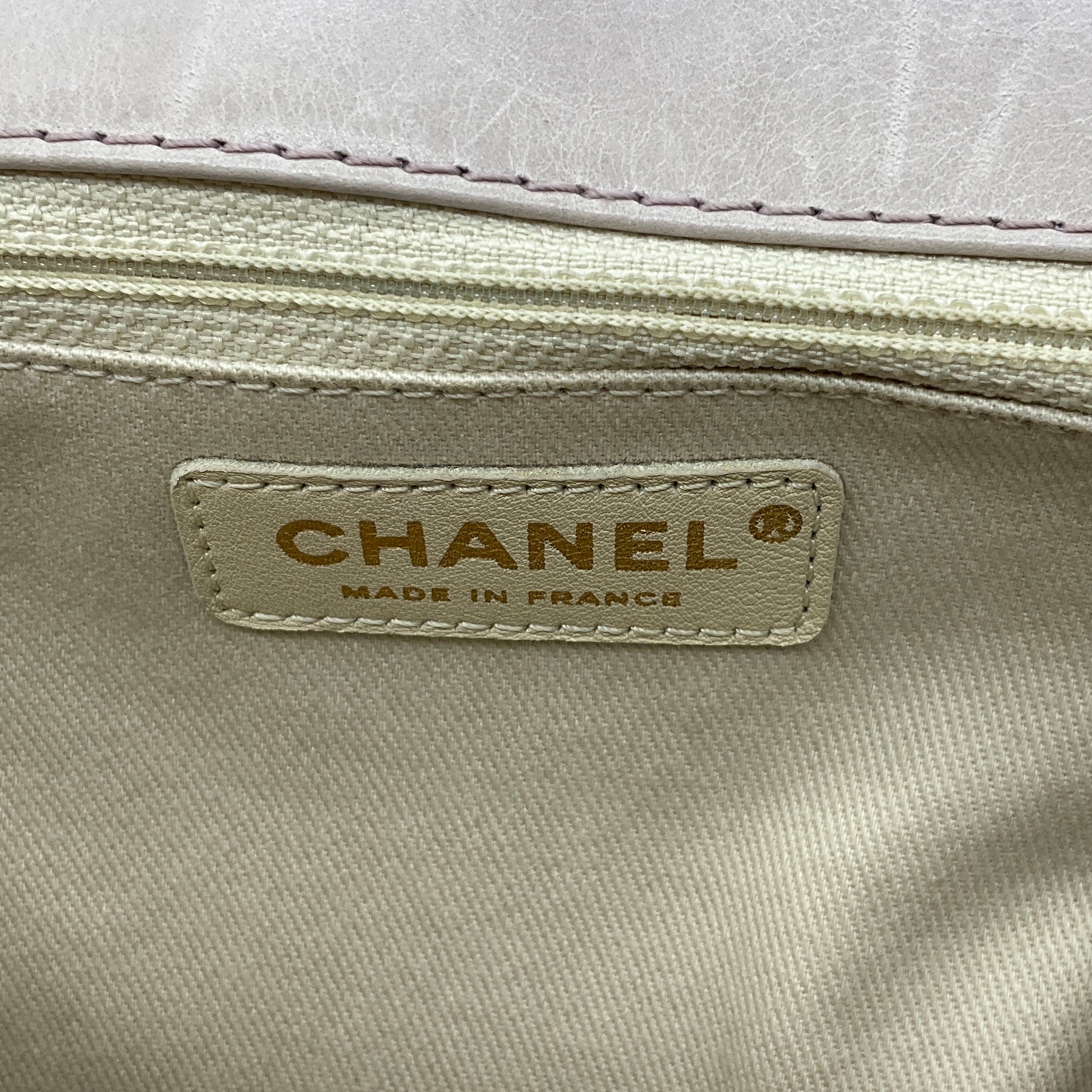 Chanel Light Lilac Quilted Aged Leather Bubble Flap Handbag