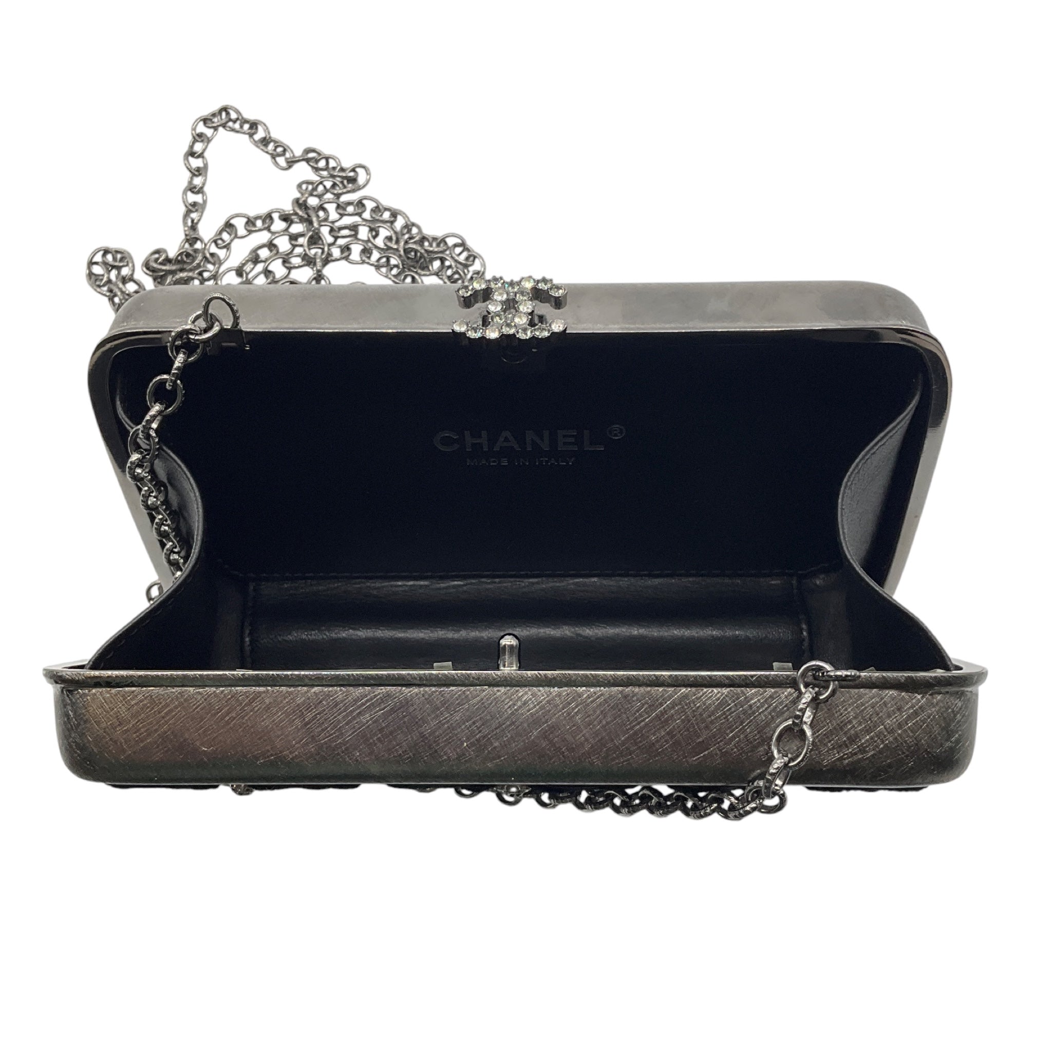 Chanel Silver / Black Pre-Fall 2015 Metiers d'Art Paris-Salzburg Velvet Trimmed Metal Clutch
