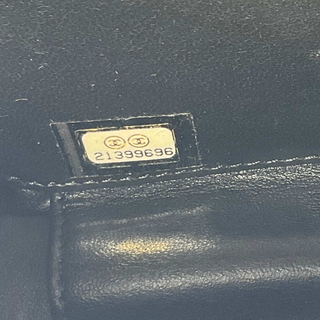 Chanel Silver / Black Pre-Fall 2015 Metiers d'Art Paris-Salzburg Velvet Trimmed Metal Clutch