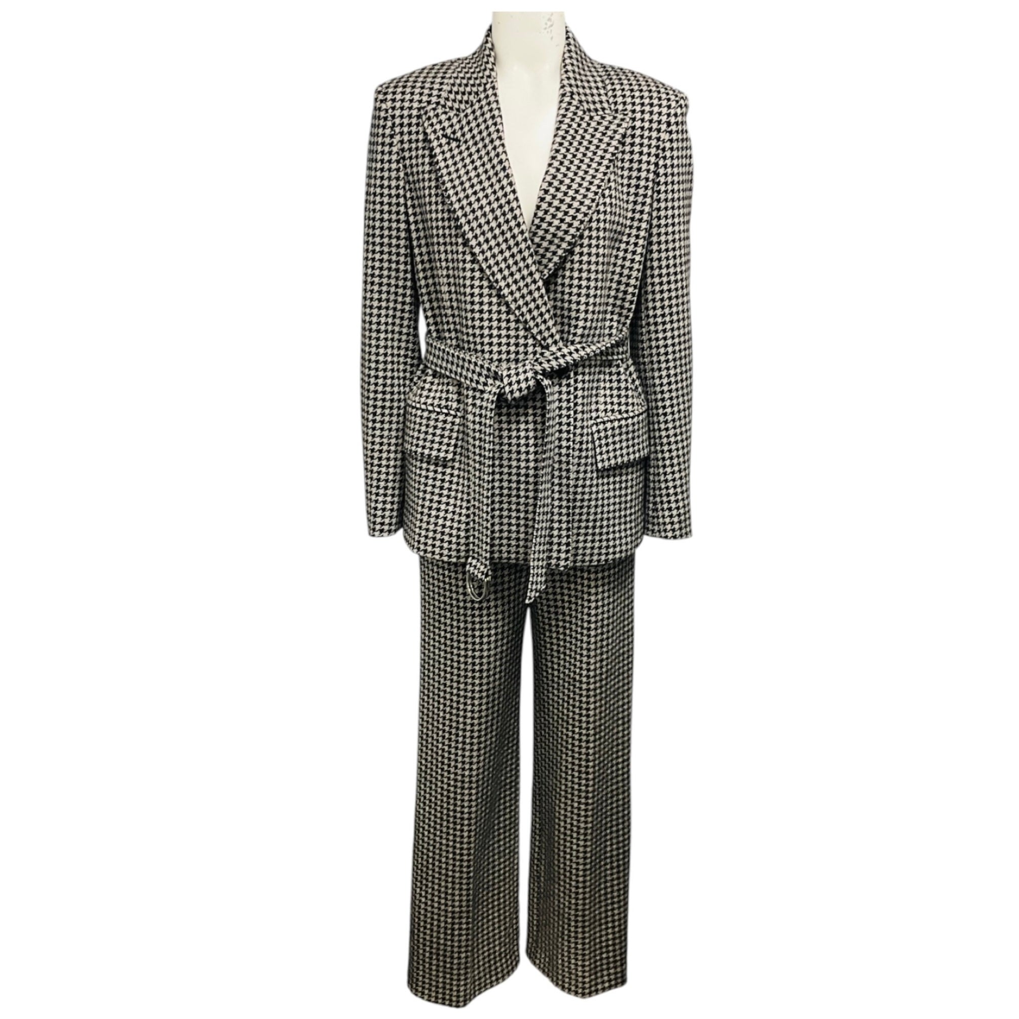 Max Mara Beige / Brown Houndstooth Patterned Wool Jacket and Pants Suit Set with Belt