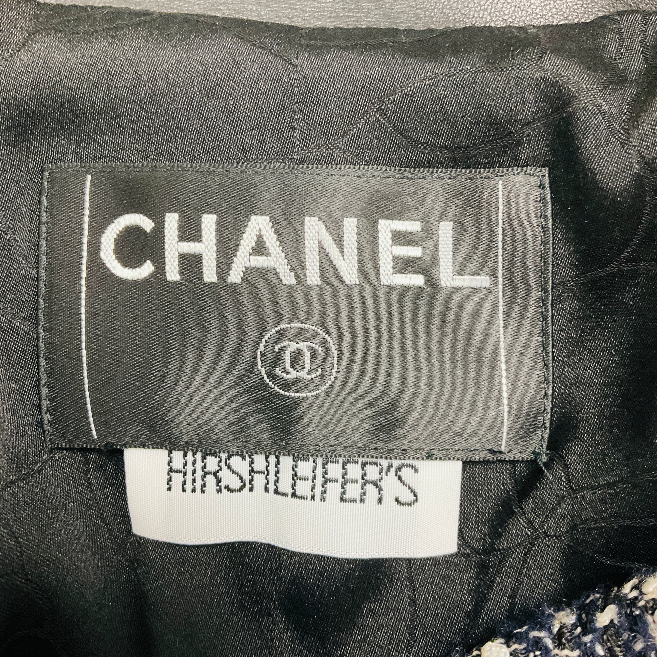 Chanel 2005 Navy Blue / White / Black Lambskin Leather Trimmed Fringed Houndstooth Metallic Tweed Jacket with CC Logo Buttons