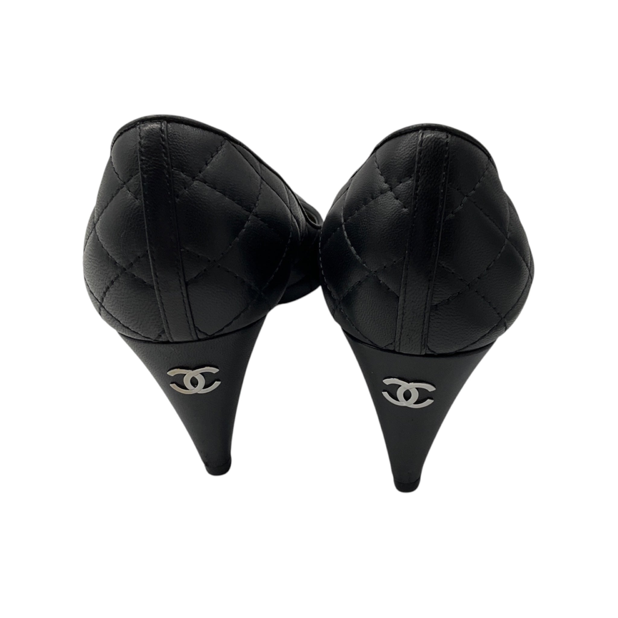 Chanel Black 2014 Classic Quilted Matelasse Leather Cap Toe CC Logo Pumps