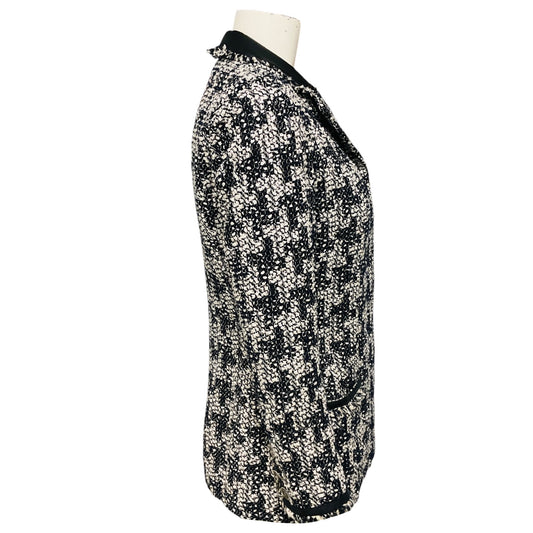 Chanel 2005 Navy Blue / White / Black Lambskin Leather Trimmed Fringed Houndstooth Metallic Tweed Jacket with CC Logo Buttons