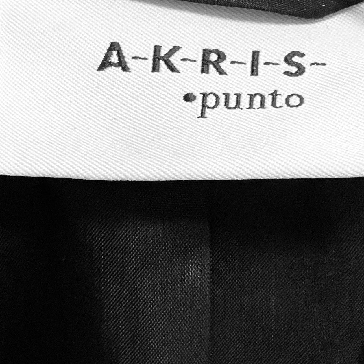 Akris Punto Black / White Printed Cotton Blazer Jacket