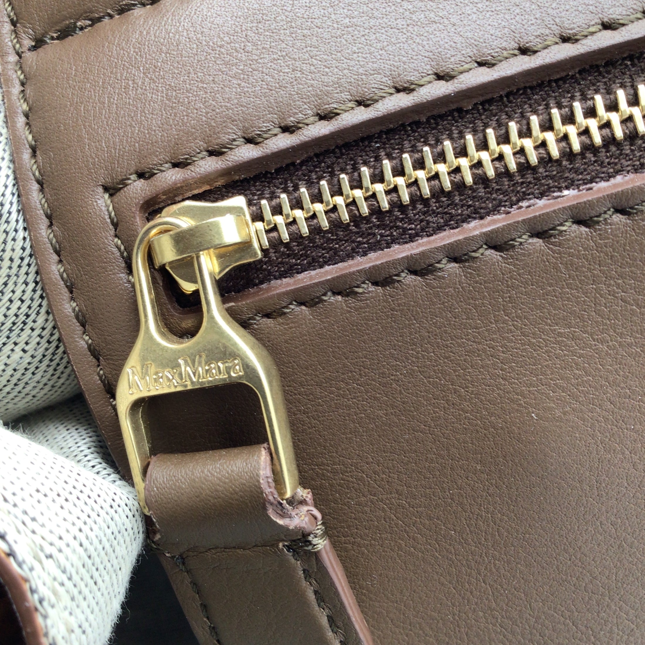 Max Mara Amanzia Brown Calfskin Leather Trimmed Kangaroo Fur Handbag
