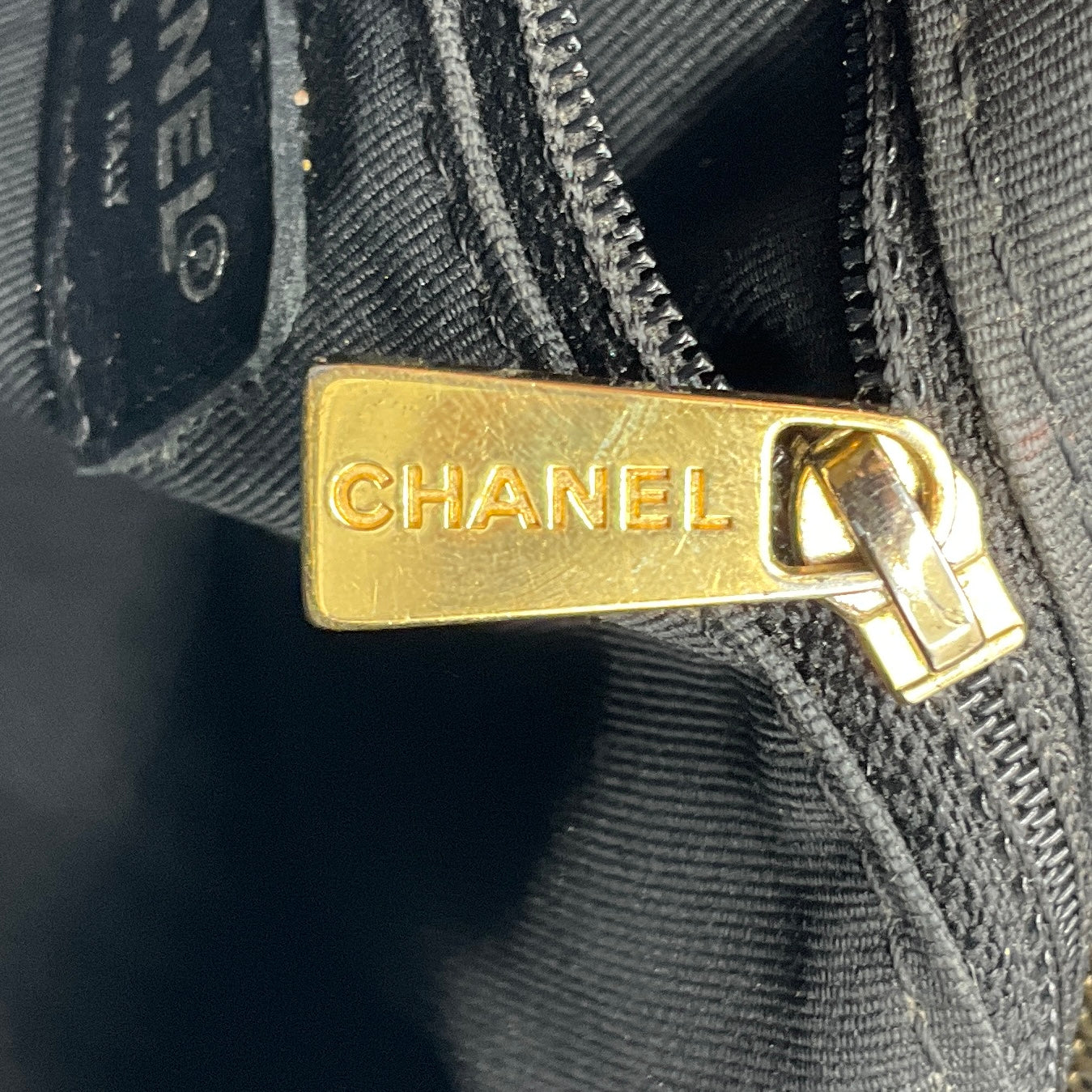 Chanel Vintage Black Quilted Caviar Leather CC Logo Embossed Small Tote Handbag with Gold Hardware