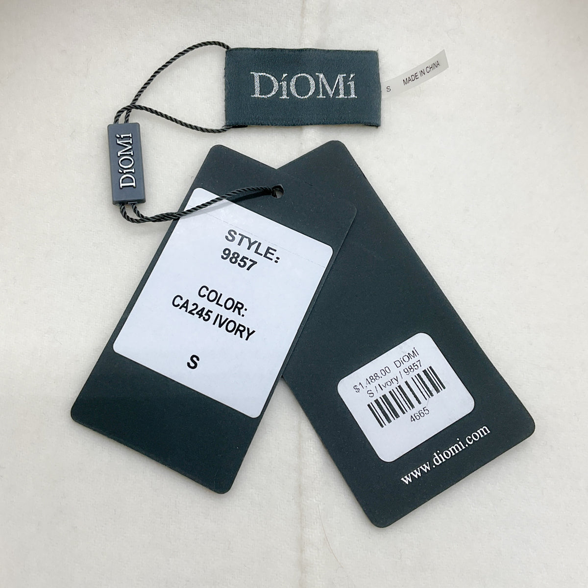 Diomi Ivory Wool / Cashmere Coat with Fur Collar