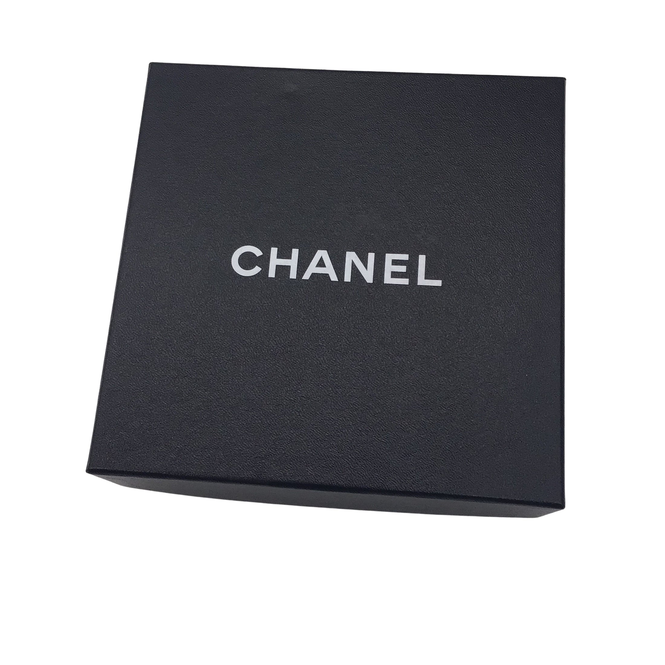 Chanel Vintage 1994 Black / Gold CC Logo 31 Rue Cambon Paris Pendant Leather and Chain Belt