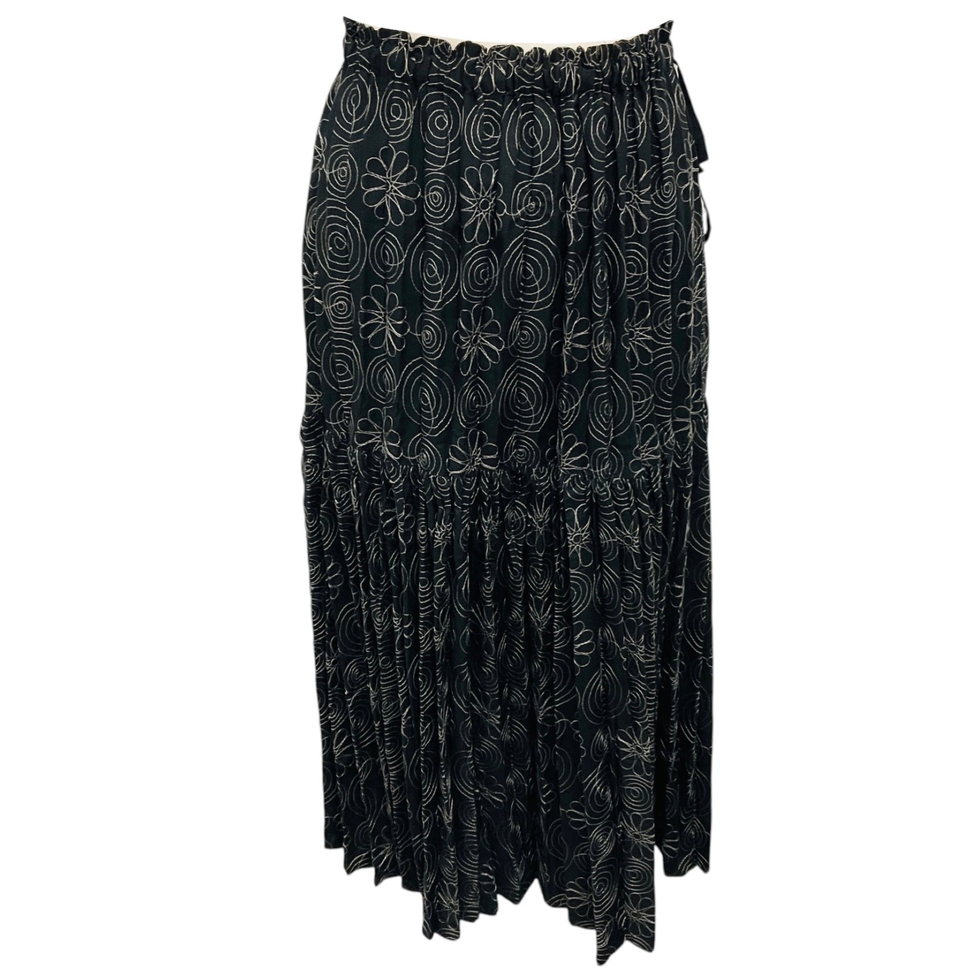 Issey Miyake Fete Black / Ecru Floral Embroidered Pleated Skirt