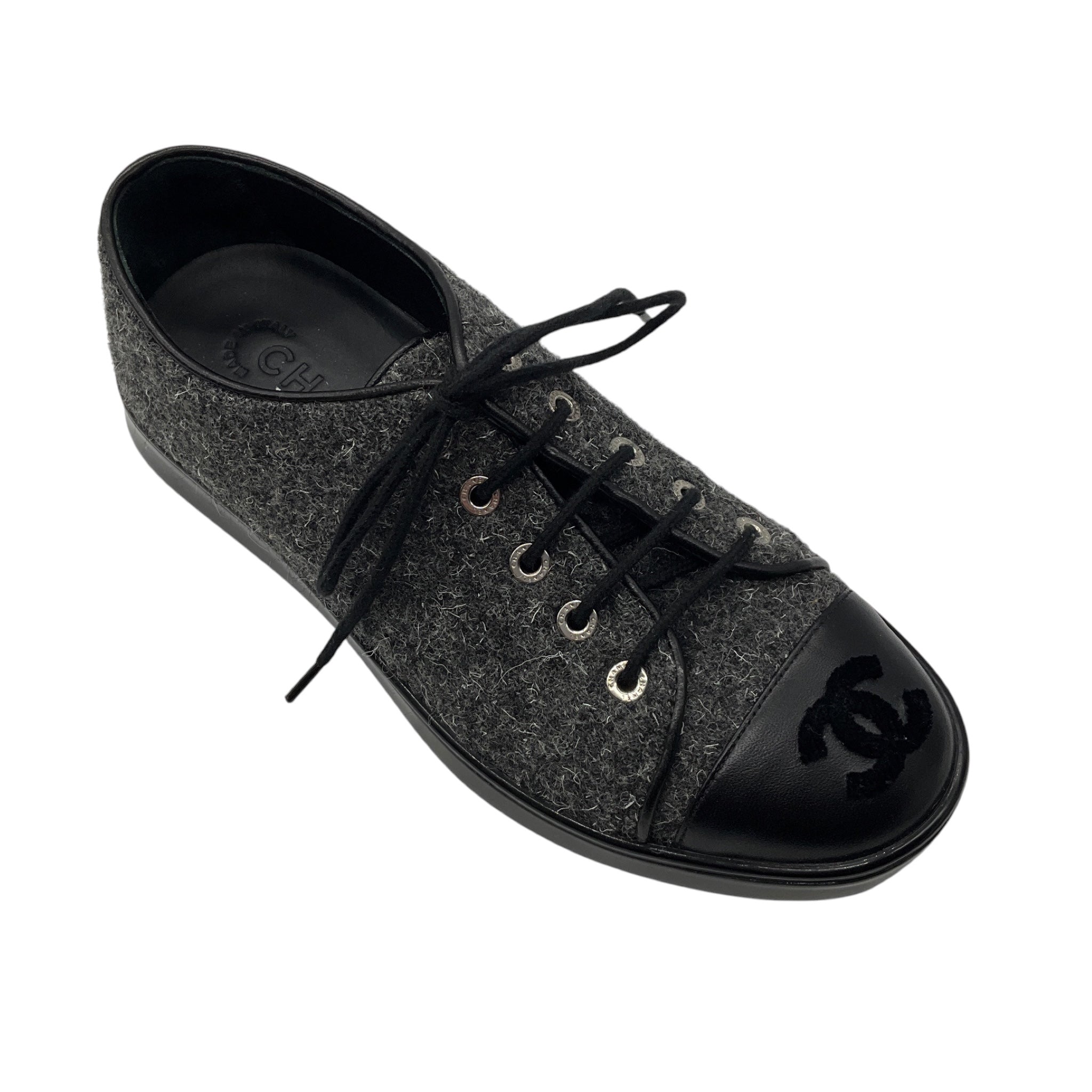 Chanel Charcoal Grey / Black Tweed and Lambskin Leather CC Logo Cap Toe Low Top Sneakers