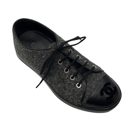 Chanel Charcoal Grey / Black Tweed and Lambskin Leather CC Logo Cap Toe Low Top Sneakers