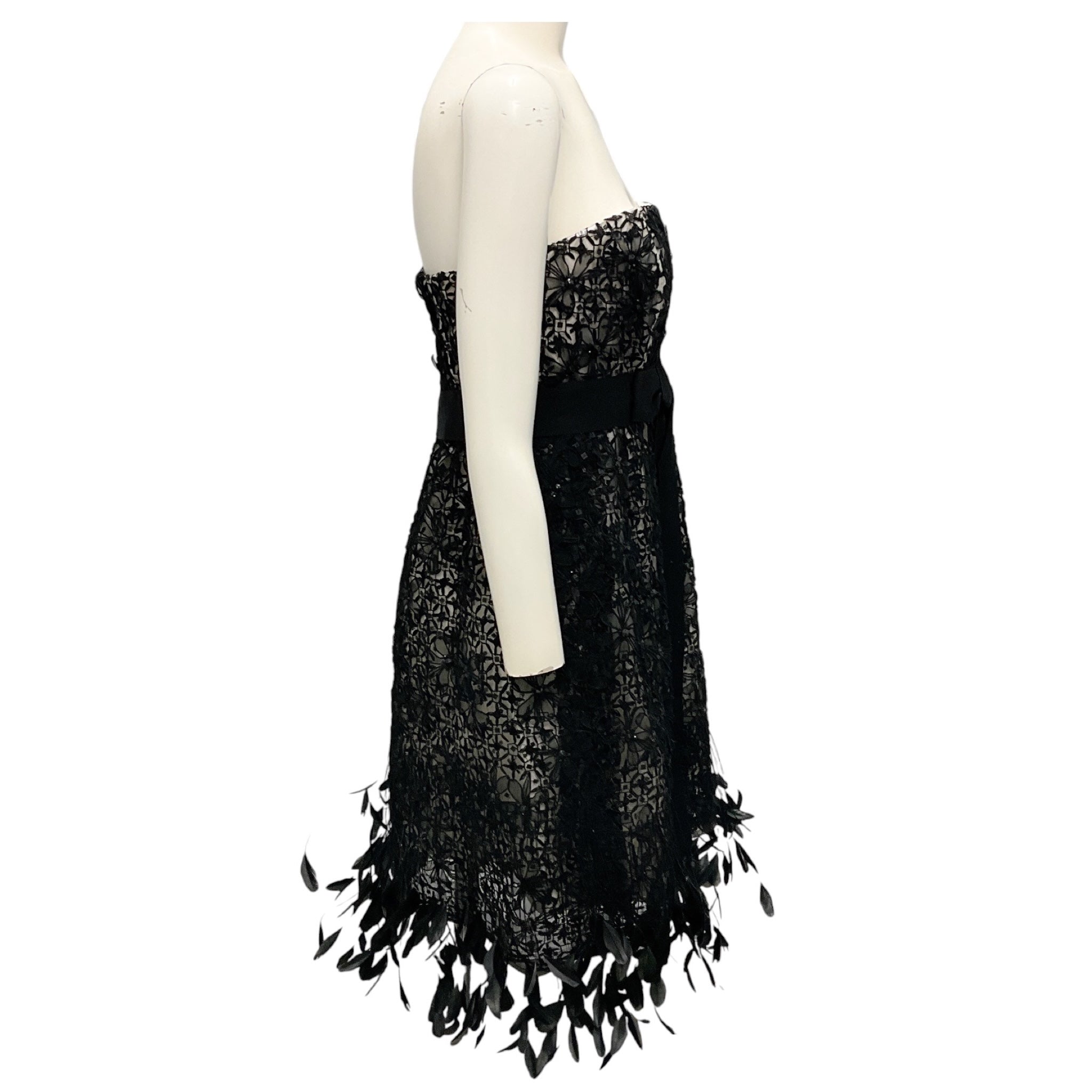 Oscar de la Renta Black Embellished Strapless Lace Cocktail Dress with Feather Hem