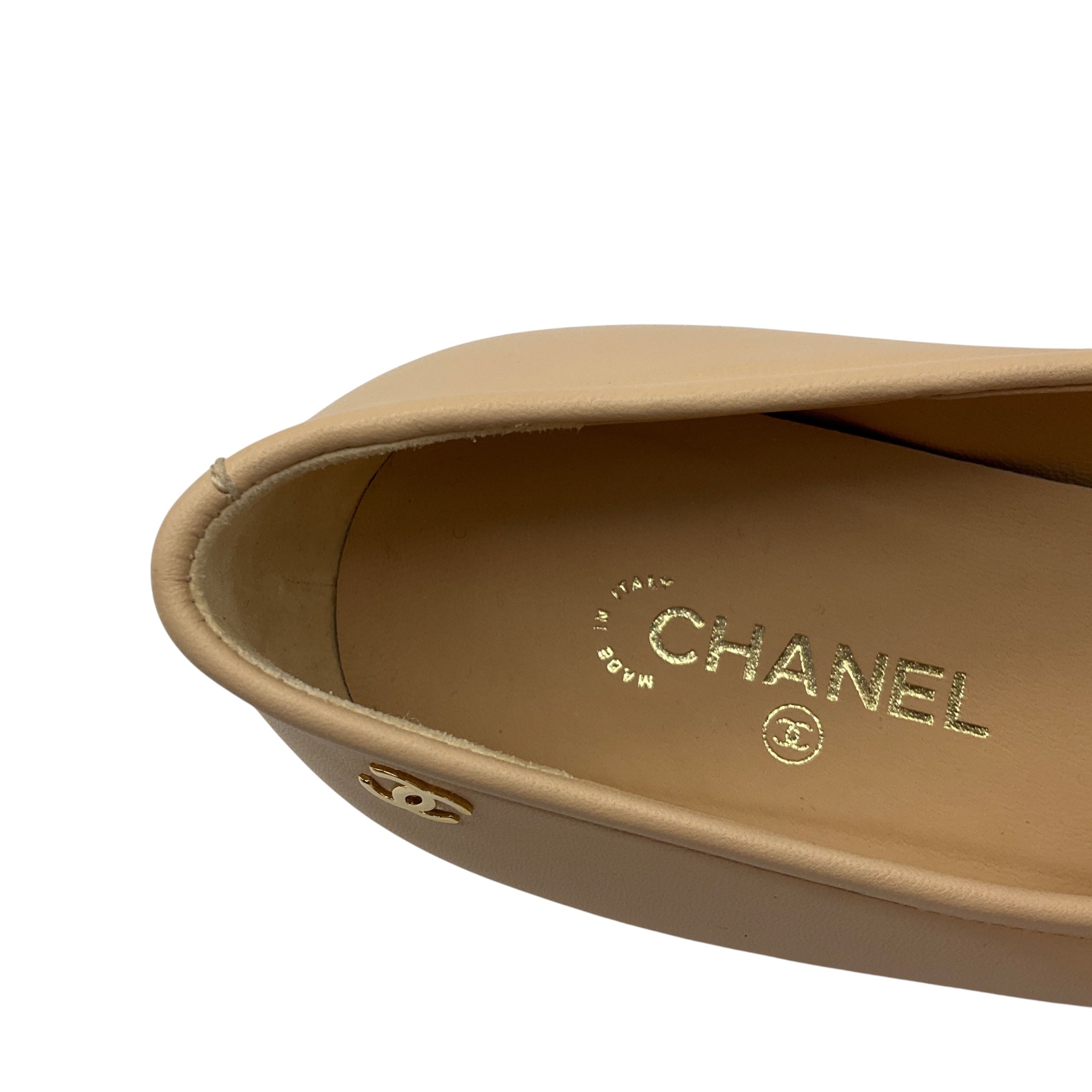 Chanel Beige / Black 2020 Pearl Embellished Grosgrain Cap Toe Lambskin Leather Ballerina Flats
