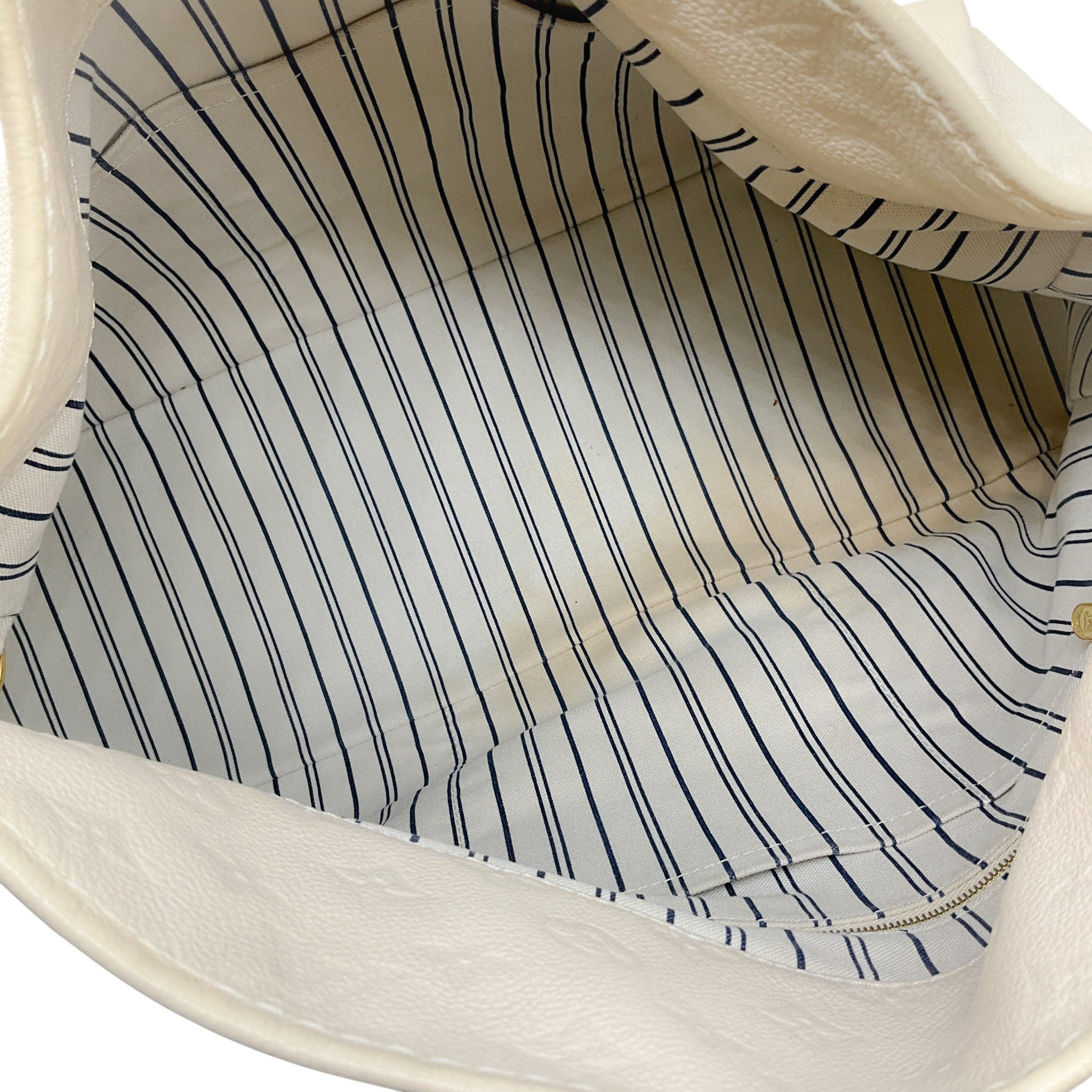 Louis Vuitton 2011 Ivory Empreinte Leather Artsy MM Bag