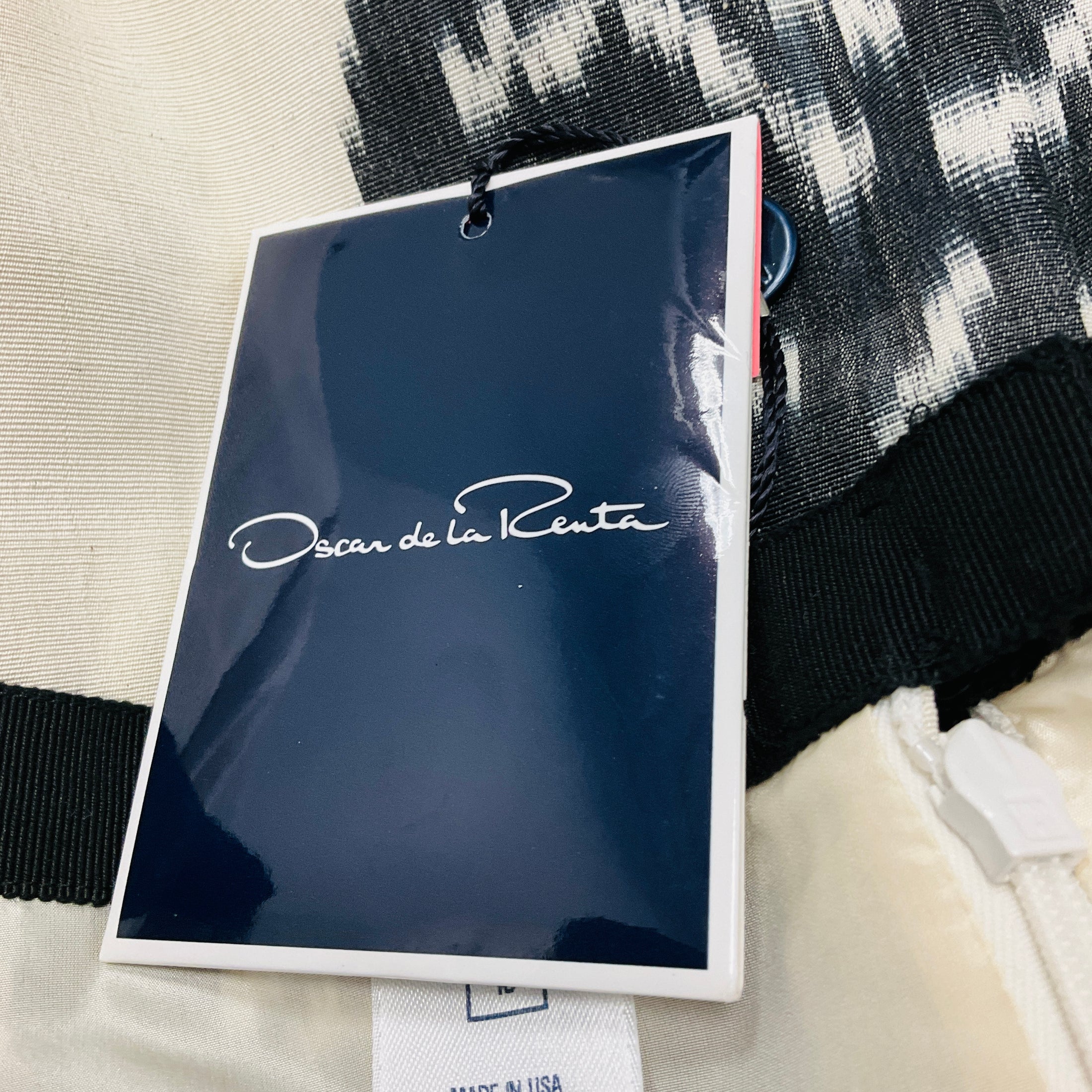 Oscar de la Renta Ivory / Black Ikat Print Midi Skirt