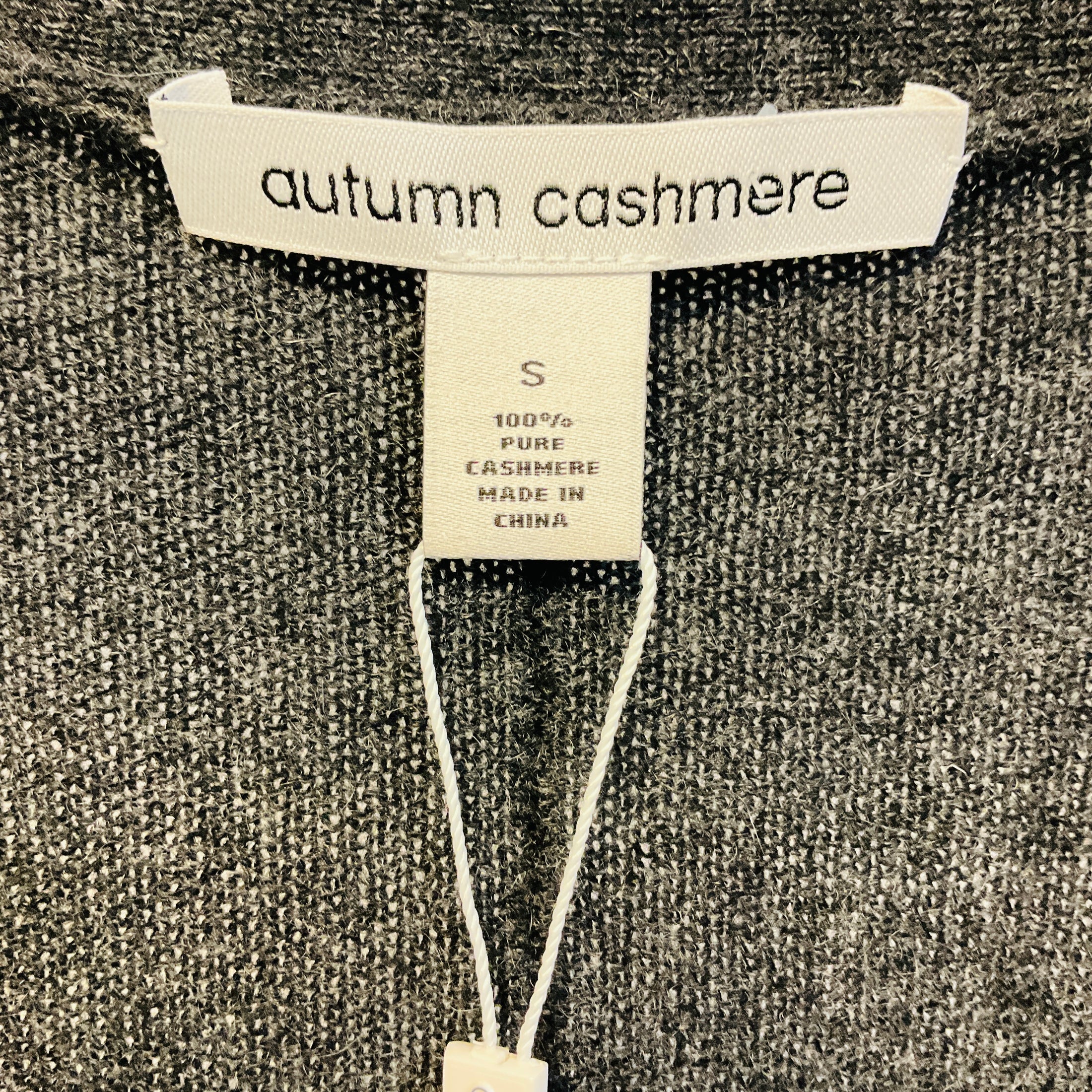 Autumn Cashmere Charcoal Grey / Light Pink / Light Grey Colorblock V-Neck Cashmere Knit Cardigan Sweater