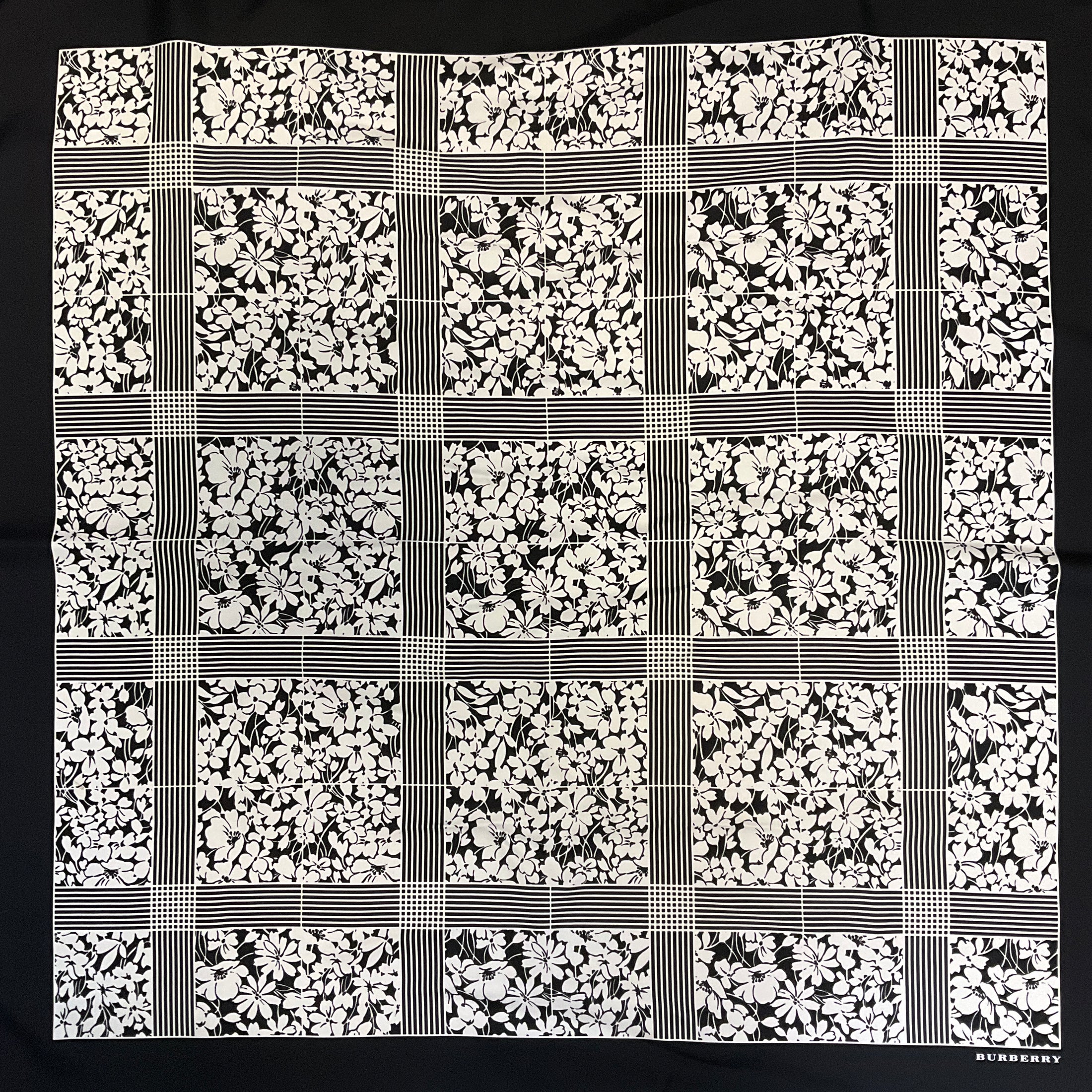 Burberry Black / White Floral Print Square Silk Twill Scarf