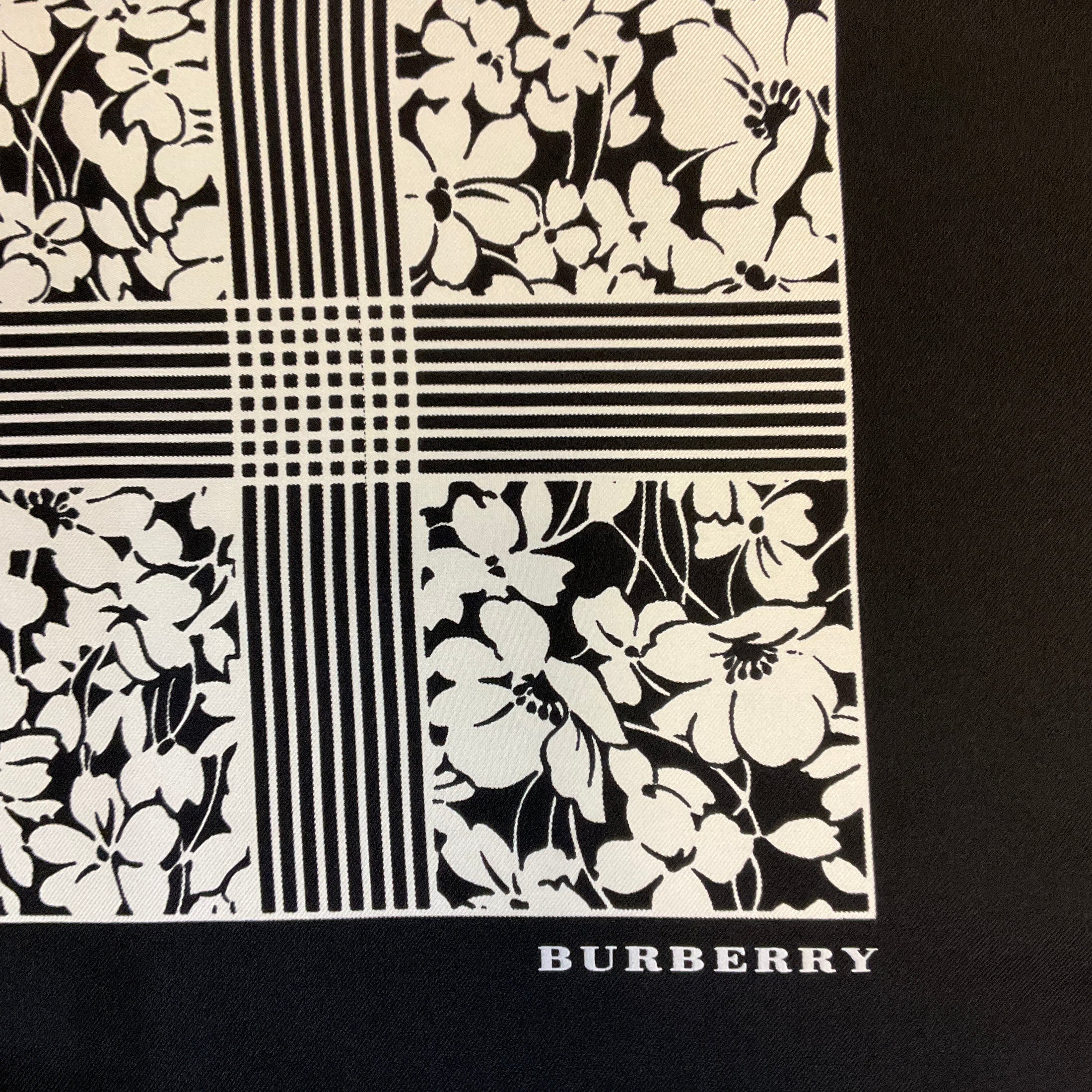 Burberry Black / White Floral Print Square Silk Twill Scarf