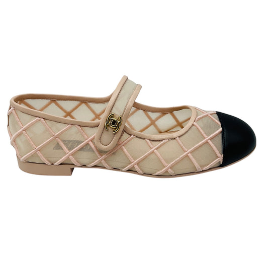 Chanel Light Blush Pink / Black Interlocking CC Logo Mesh and Leather Mary Jane Flats