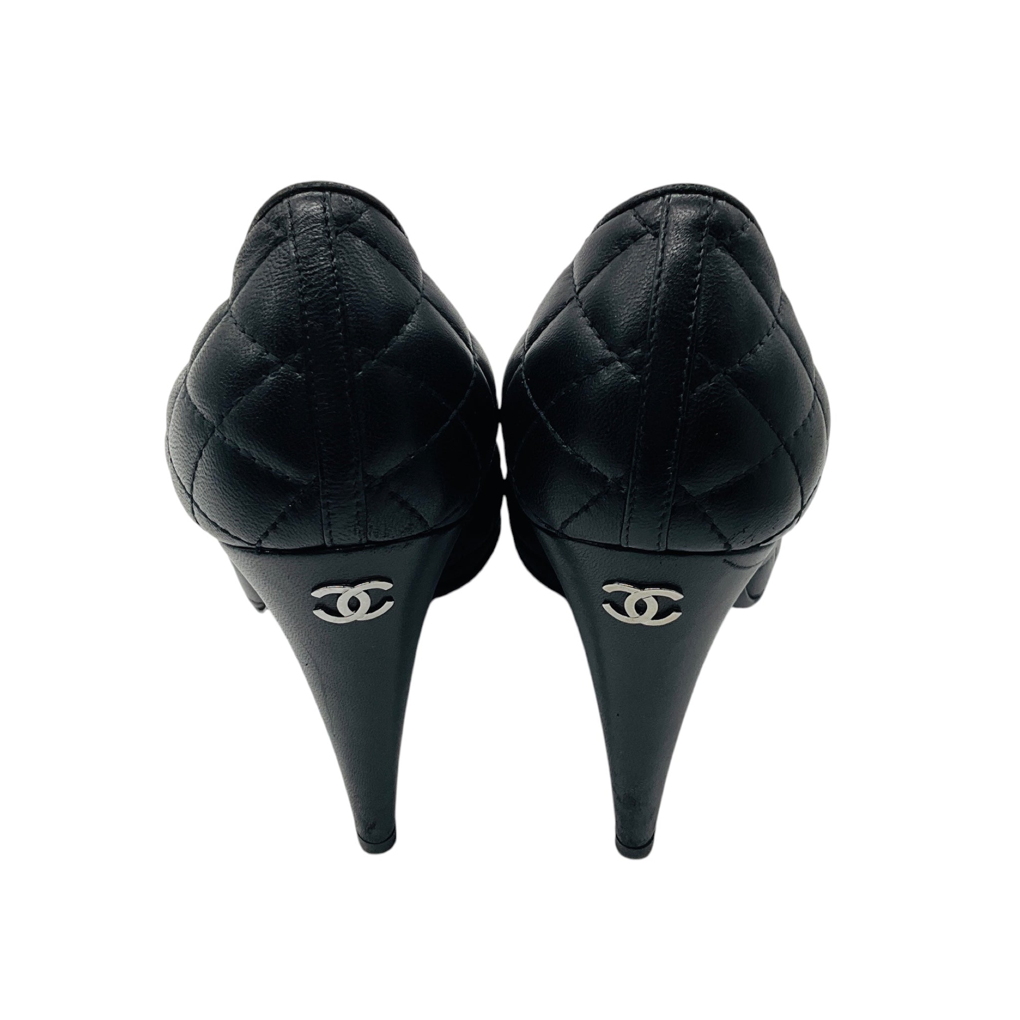 Chanel Black / Silver CC Logo Quilted Leather Pumps