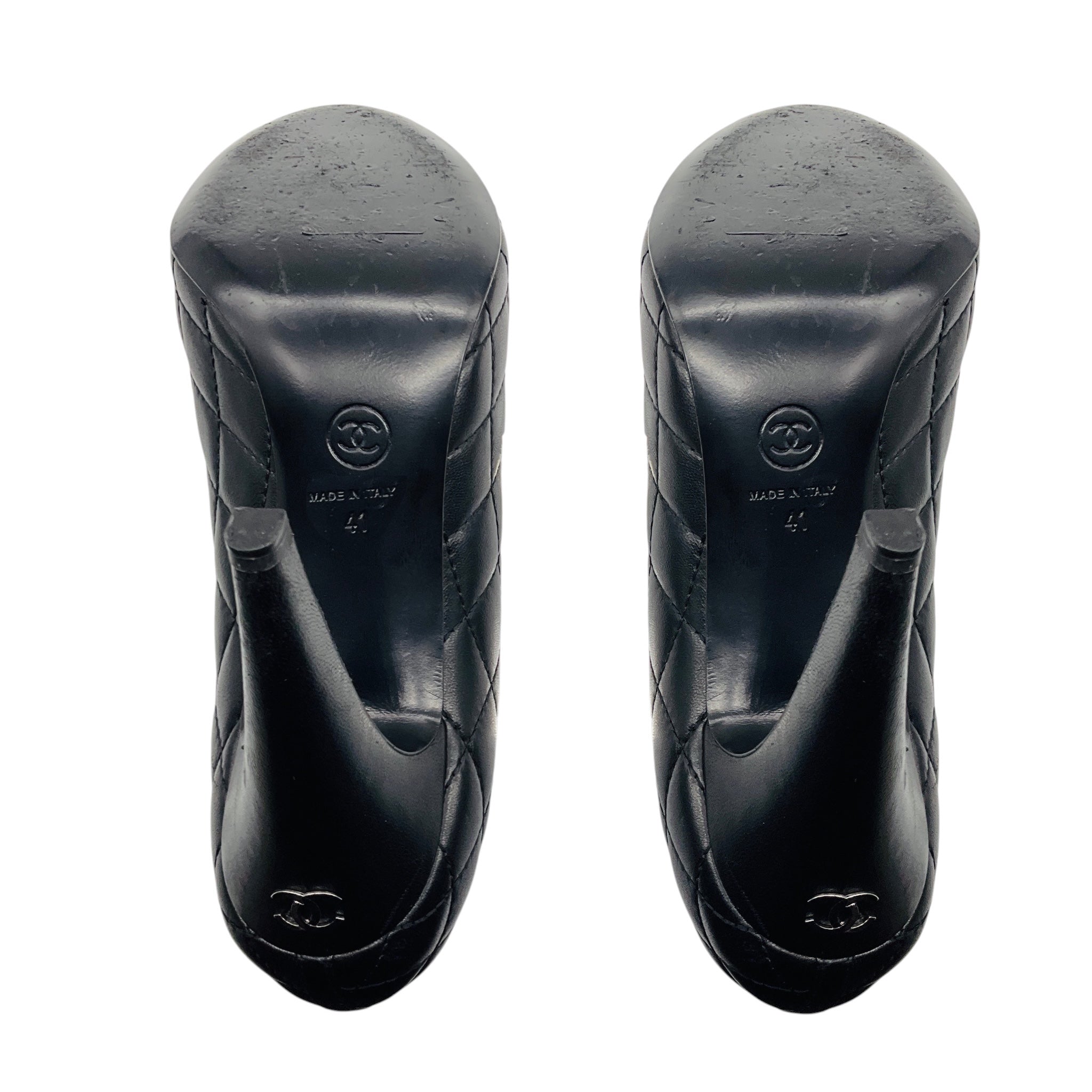 Chanel Black / Silver CC Logo Quilted Leather Pumps