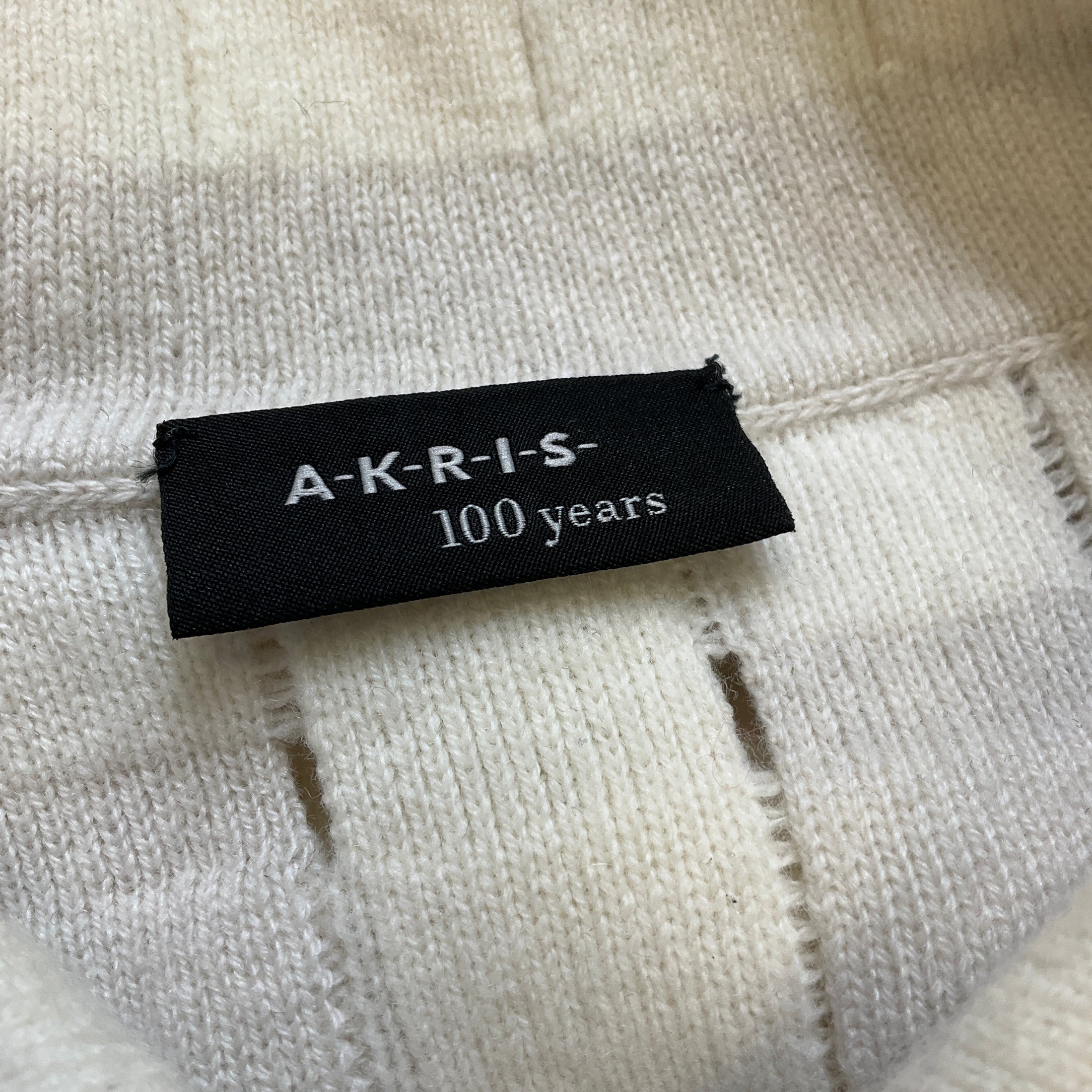 Akris Ivory Cashmere Knit Cardigan Sweater