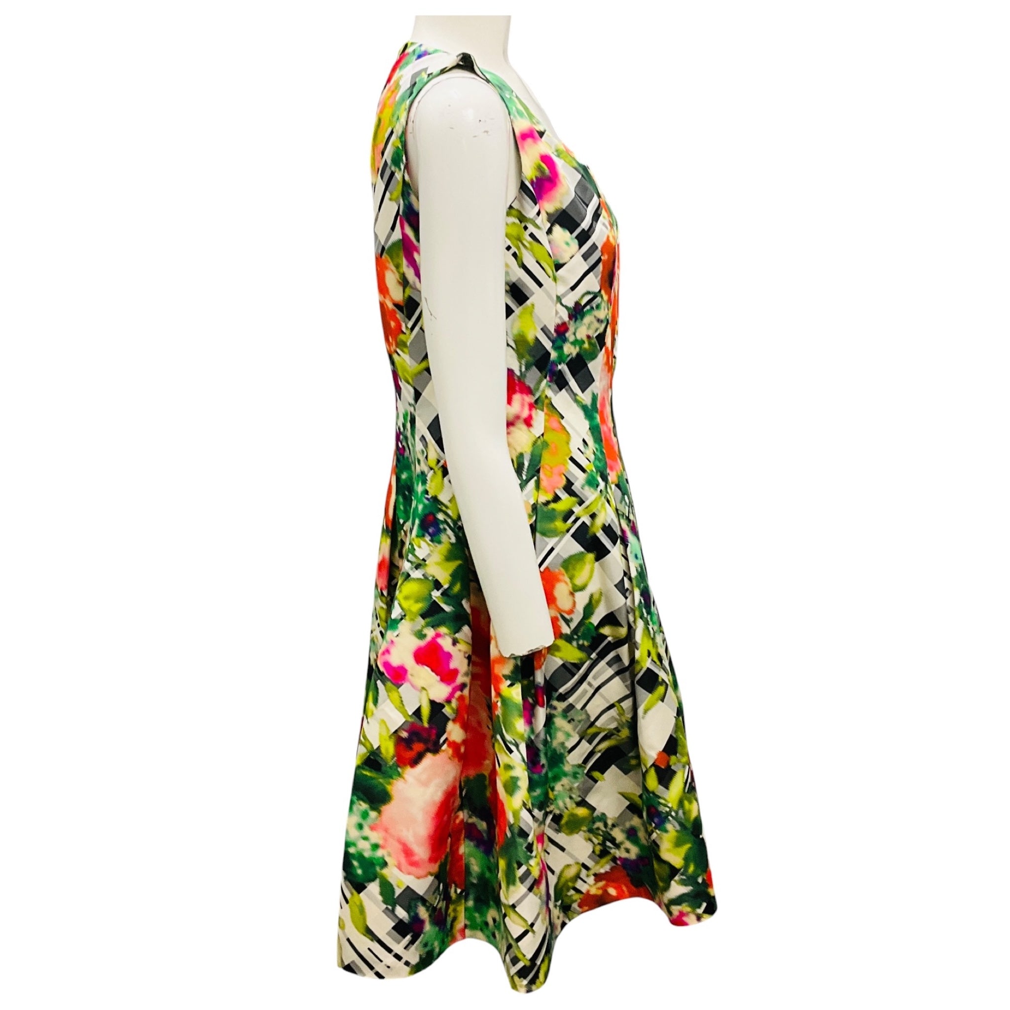 Oscar de la Renta Green Multi Floral Silk Taffeta Scoop Neck Fitted Bodice A-Line Dress