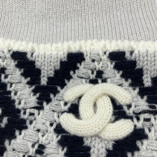 Chanel Grey / Navy / Silver Metallic CC Logo Cashmere Knit Beanie and Arm Warmers Two-Piece Set