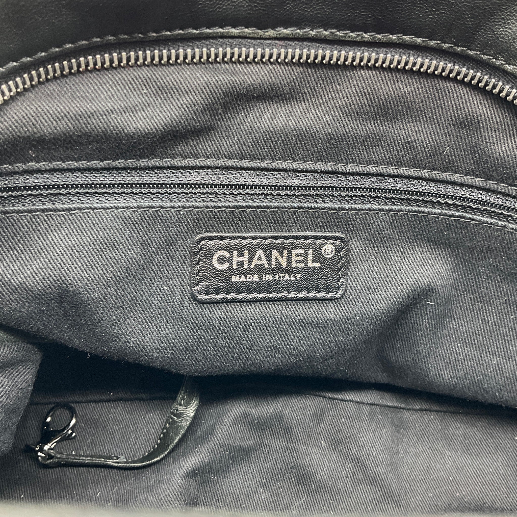 Chanel Black Lambskin Leather 8 Knots Hobo Bag