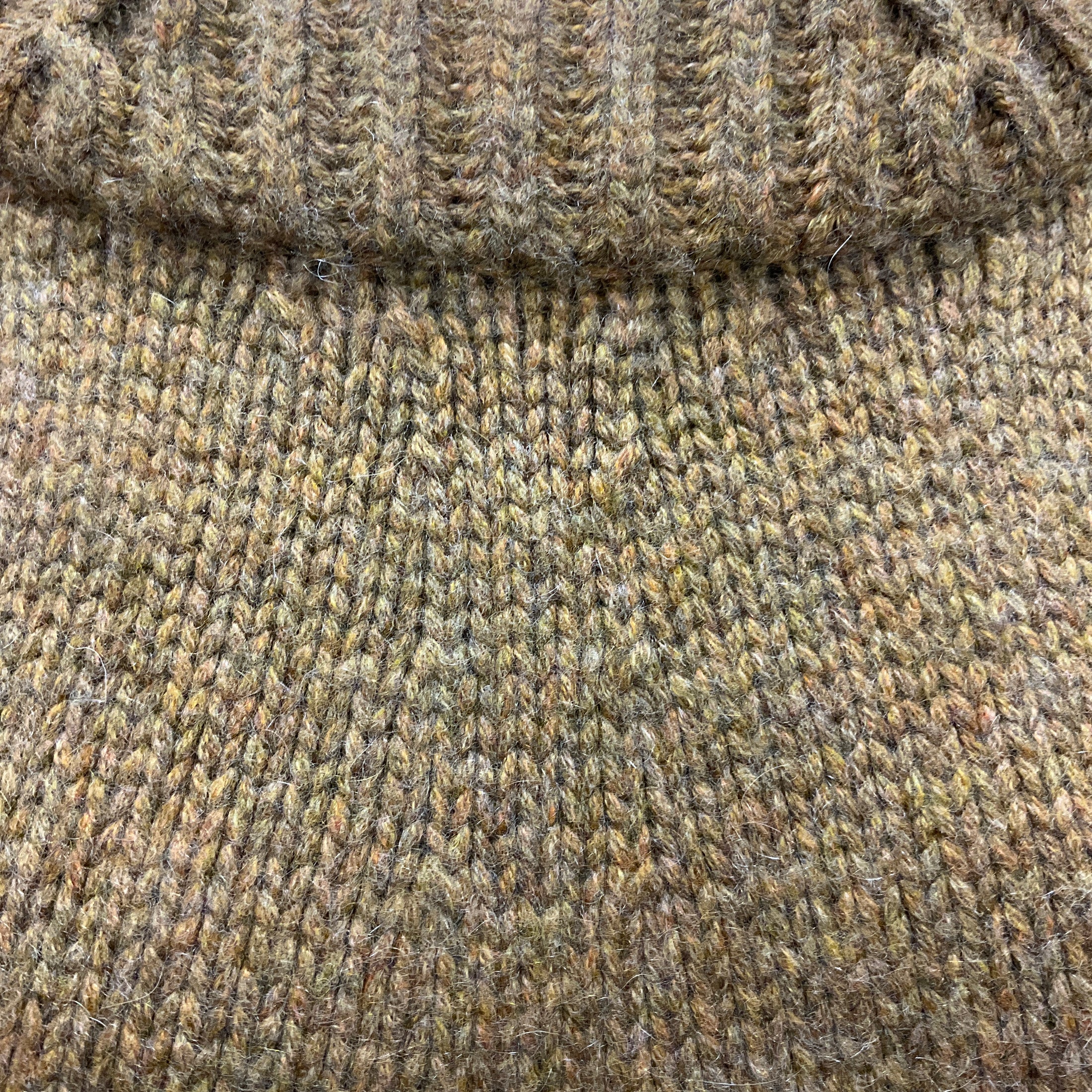 Khaite Gold Cut Out Detail Cropped Knit Sweater