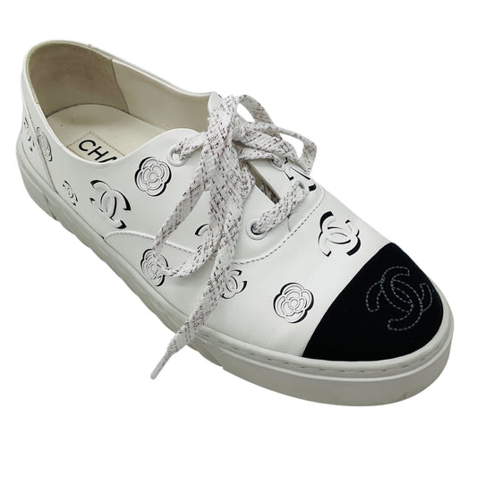 Chanel White / Black CC Logo Grosgrain Cap Toe Camellia Print Low Top Leather Sneakers