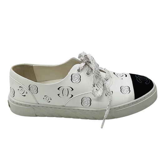 Chanel White / Black CC Logo Grosgrain Cap Toe Camellia Print Low Top Leather Sneakers