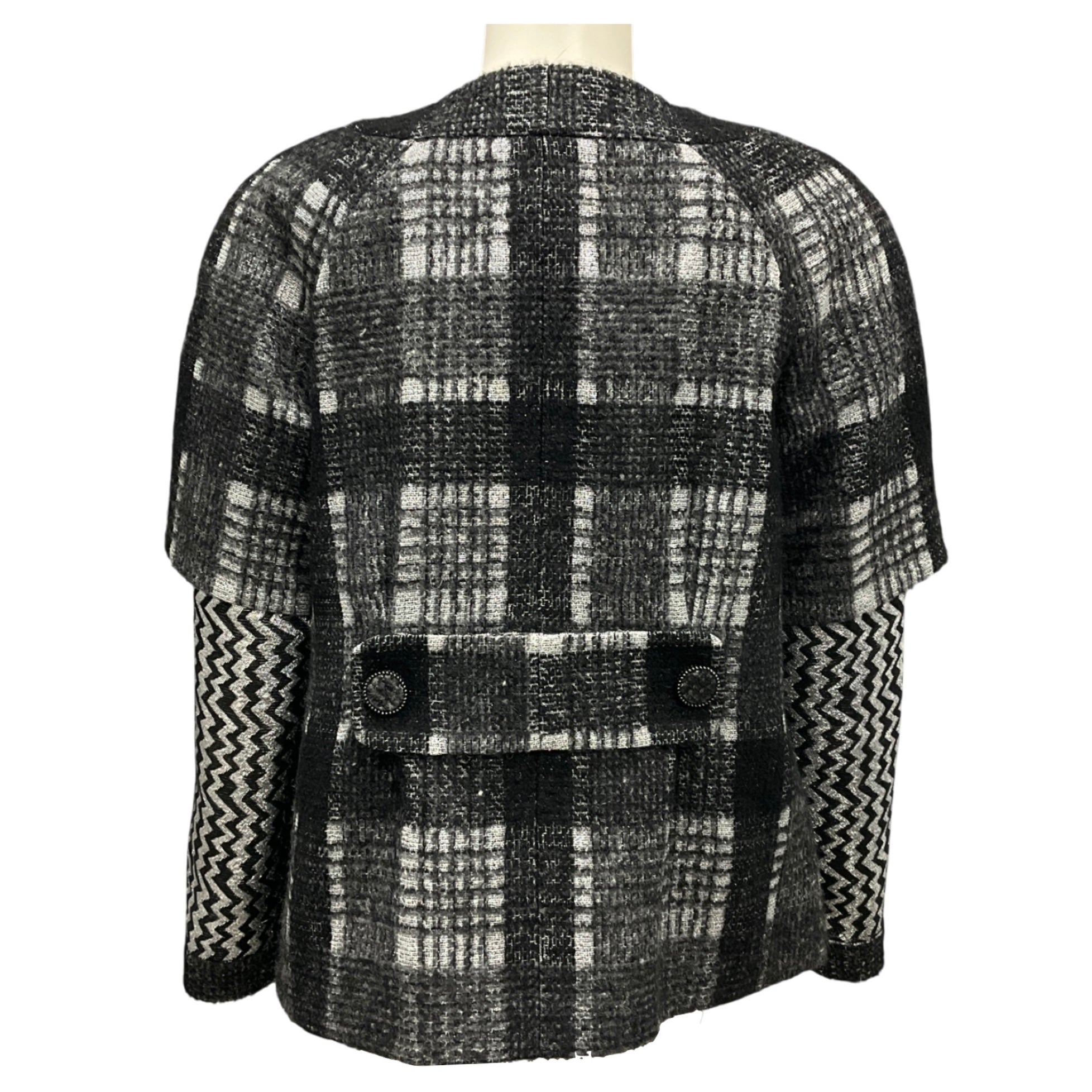 Chanel Black / Grey / Silver 2016 CC Logo Button Fantasy Tweed Jacket