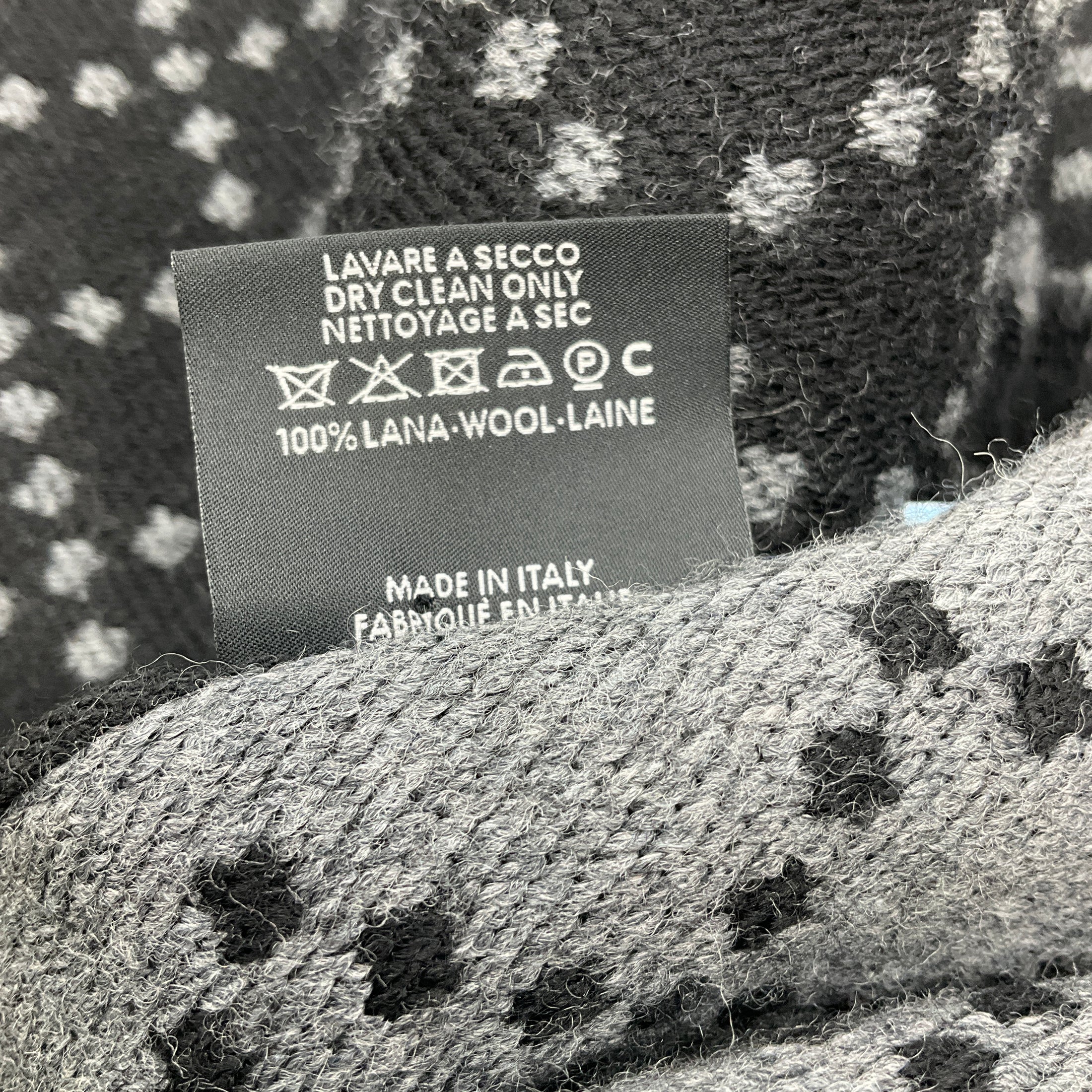 Gucci Black / Grey GG Logo Fringed Trim Wool Scarf