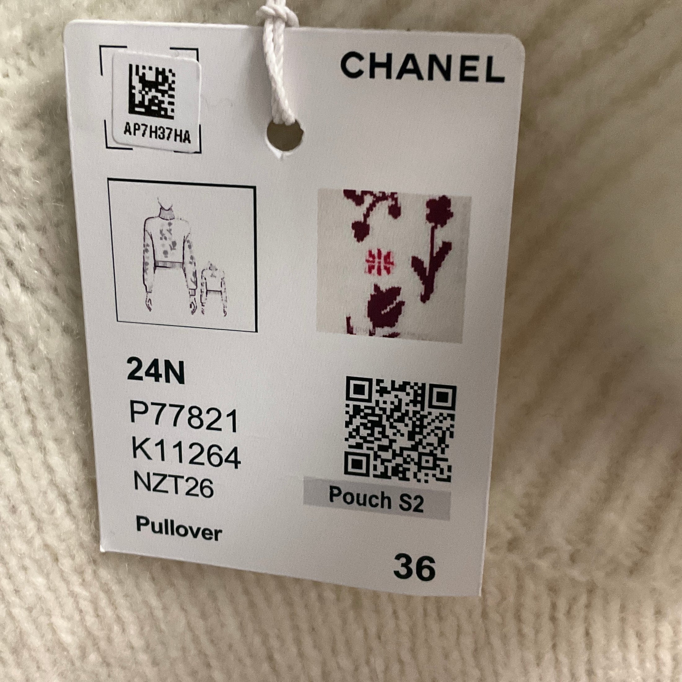 Chanel Ivory / Red / Burgundy Intarsia Cashmere Knit Pullover Sweater with Crystal CC Logo
