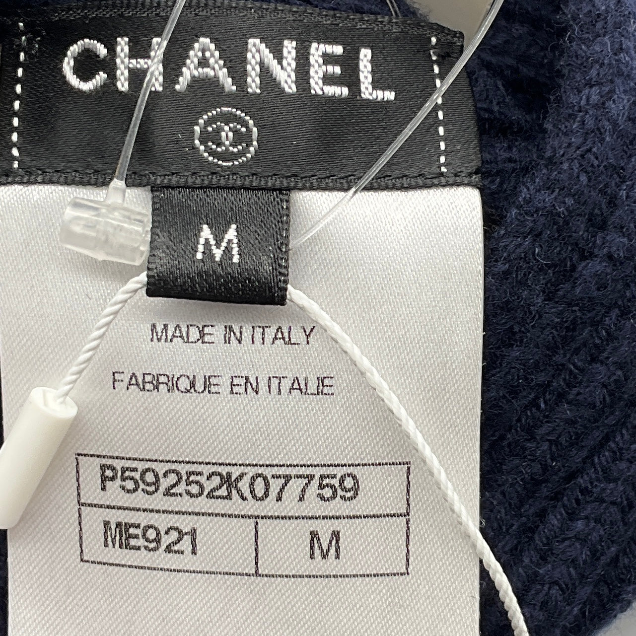 Chanel Navy / Ecru 2018 Wool and Cashmere Knit Collar